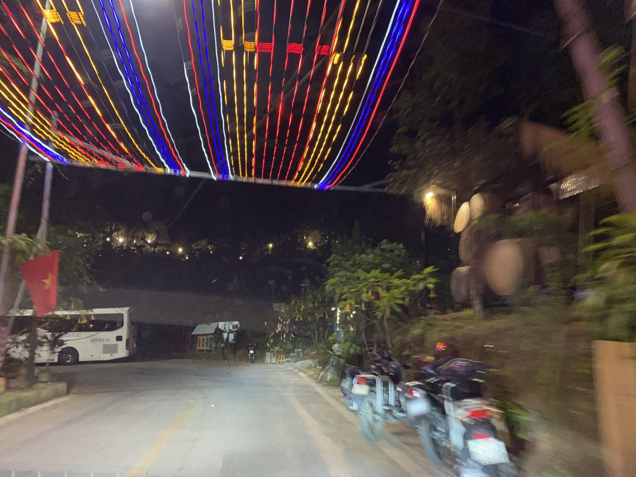 Street view near stop and go boutique, Ðà Lạt — © DriveWithHoang (CC BY-SA · Mapillary)