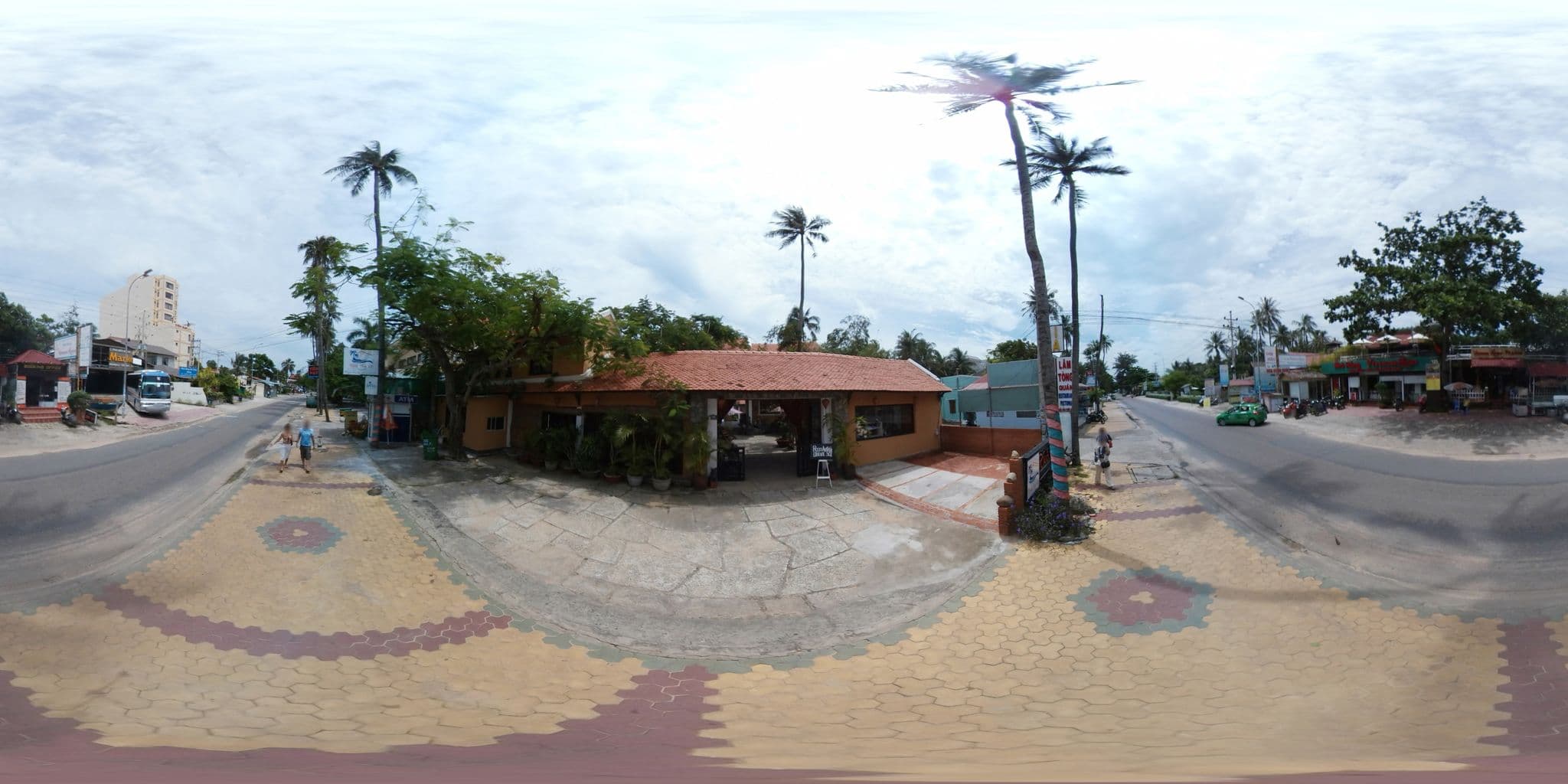 Street view near Zenora Beach Resort, Mui Ne — © vlad_p (CC BY-SA · Mapillary)