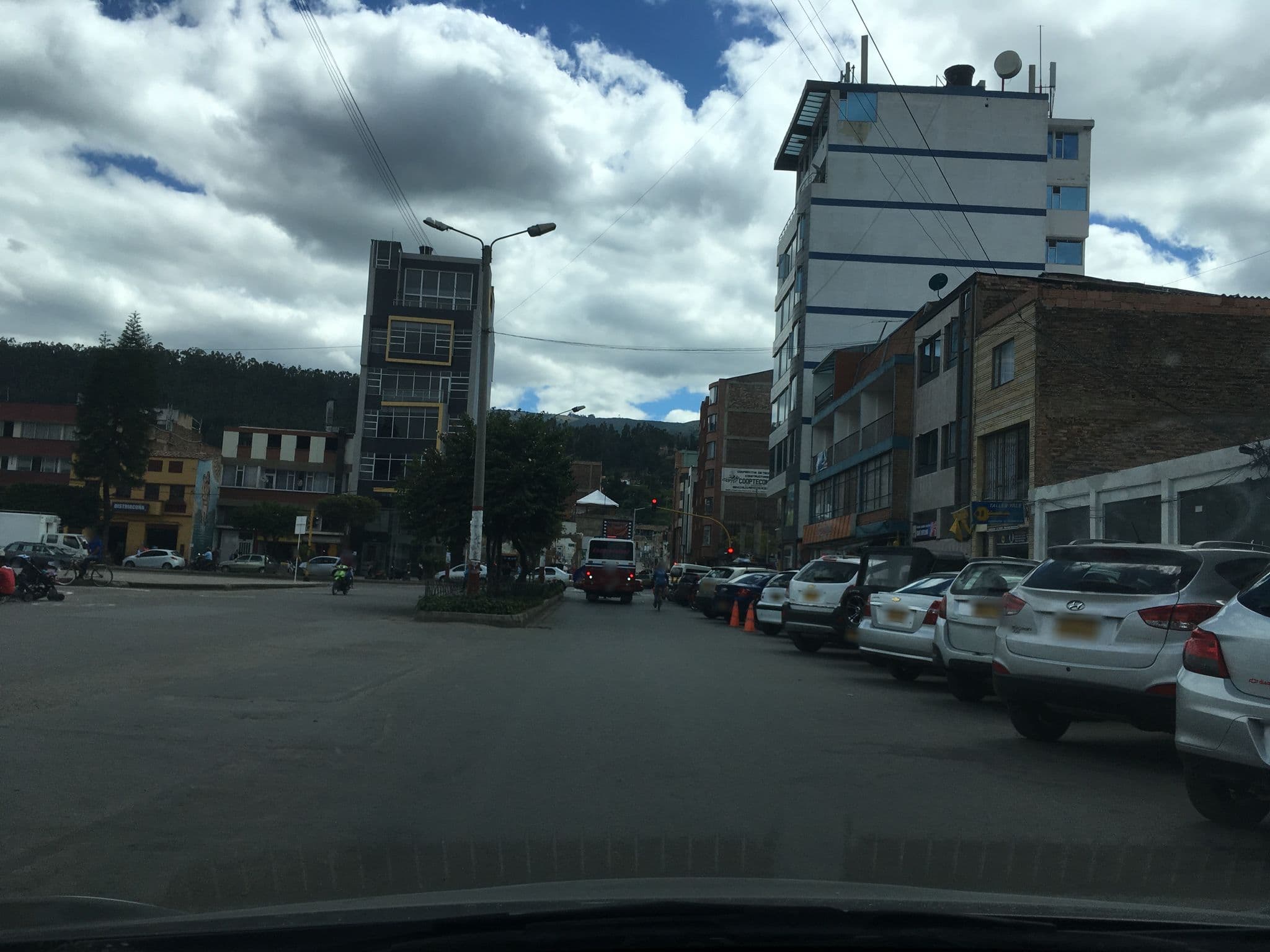 Street view near Hotel del Mar'c, Sogamoso — © nicovargas (CC BY-SA · Mapillary)