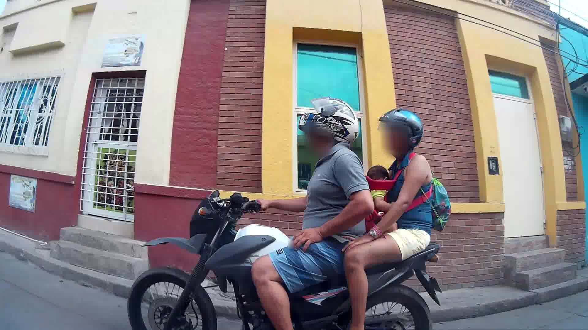 Street view near Casa Mita, Santa Marta