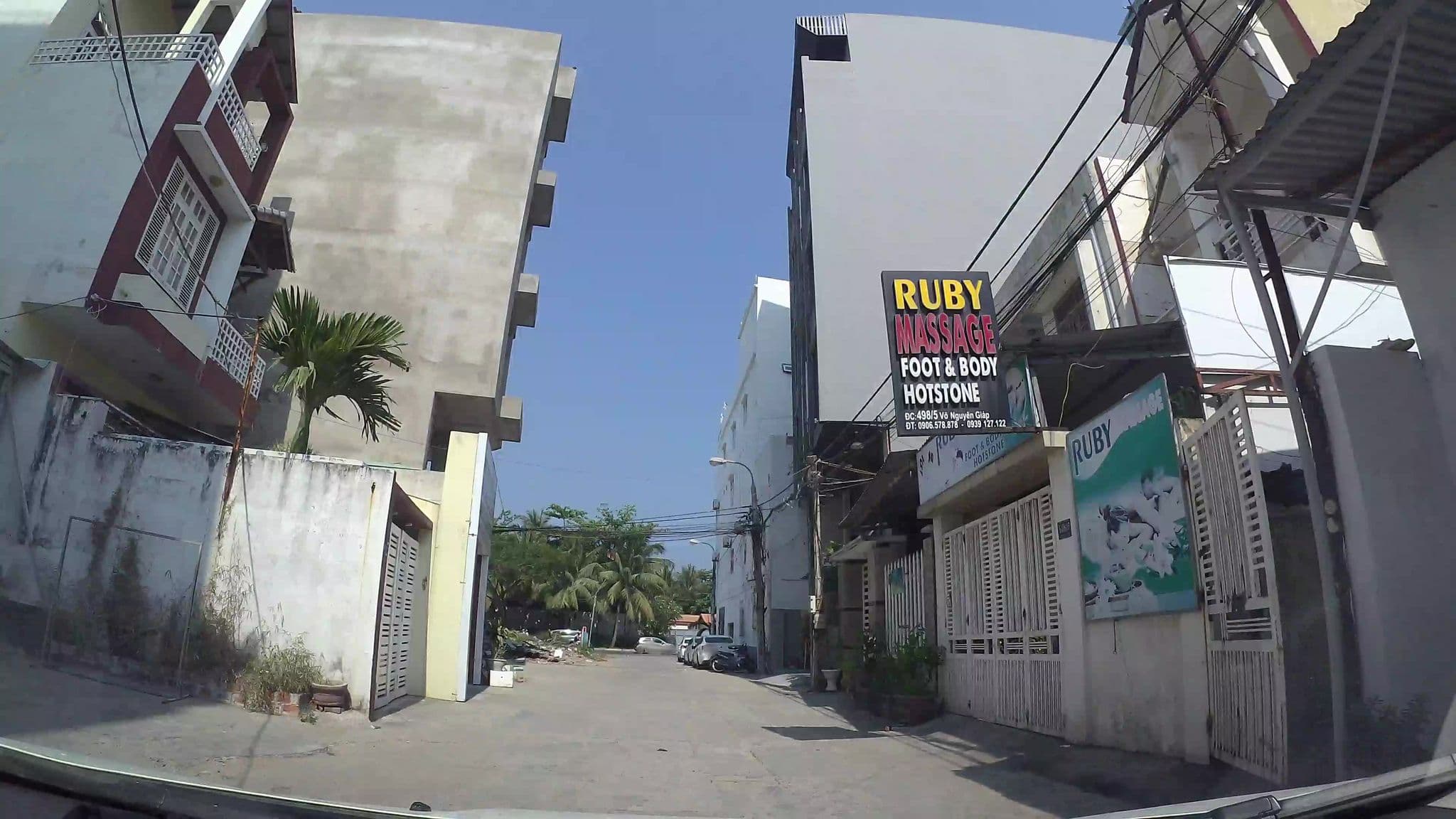Street view near Jolia's House, Sơn Trà — © kaartcam (CC BY-SA · Mapillary)