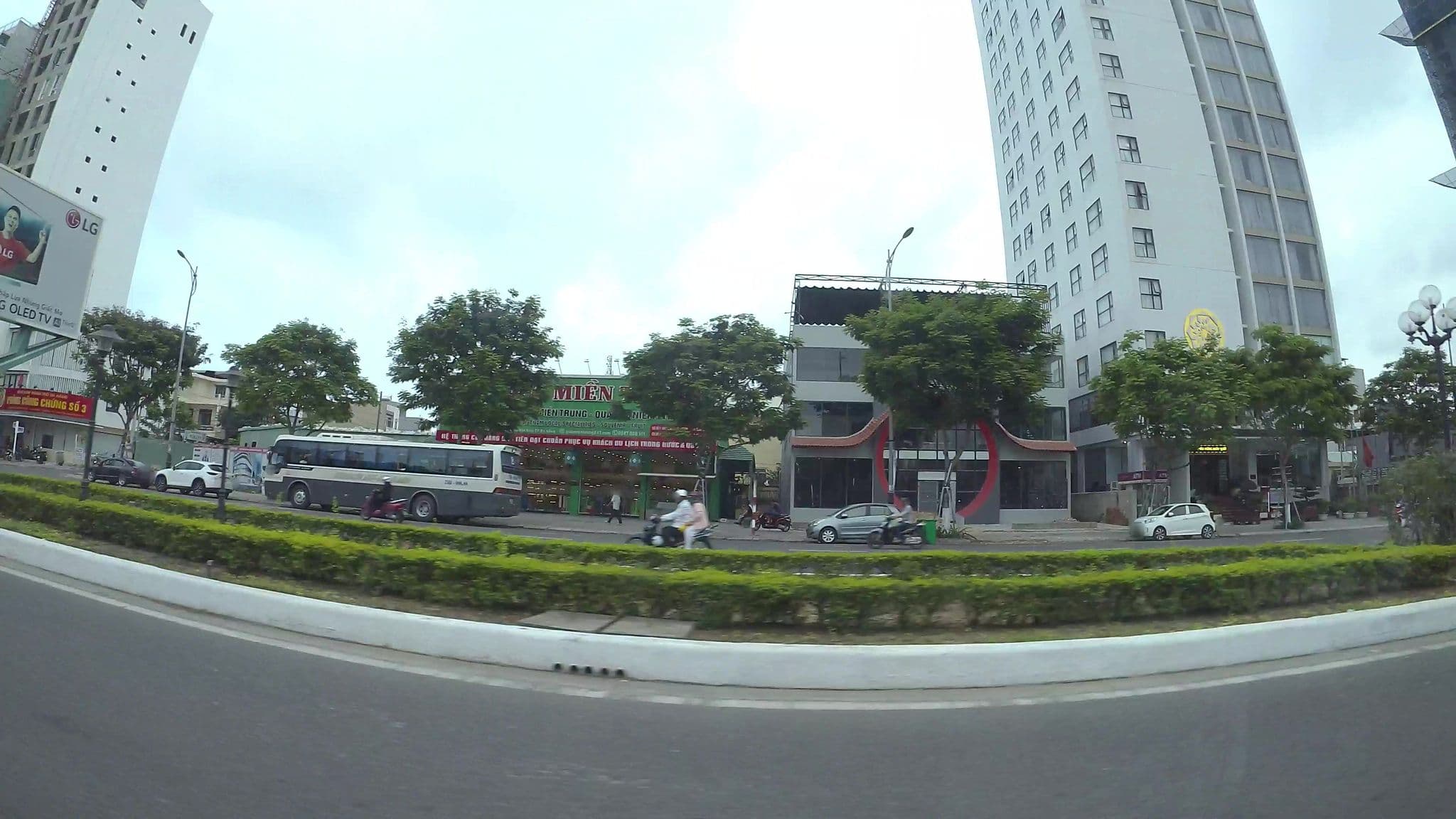 Street view near Gaston Hotel, Sơn Trà — © kaartcam (CC BY-SA · Mapillary)