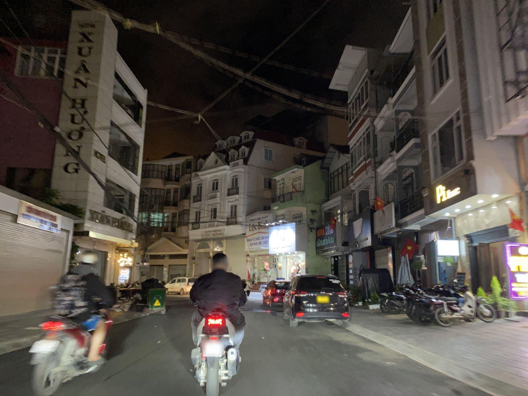 Street view near 118, Ðà Lạt — © DriveWithHoang (CC BY-SA · Mapillary)