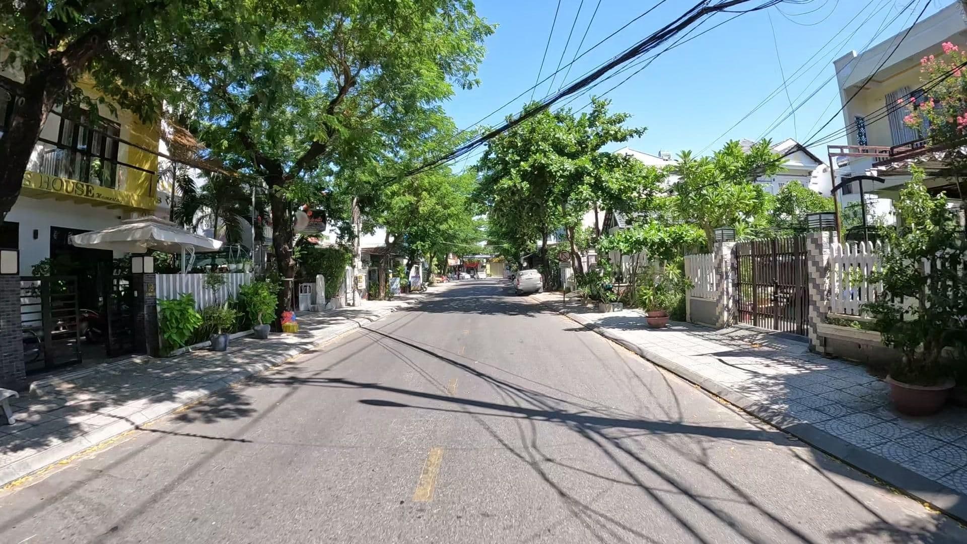 Street view near Iris Villa, Hoi An — © lucomsky (CC BY-SA · Mapillary)