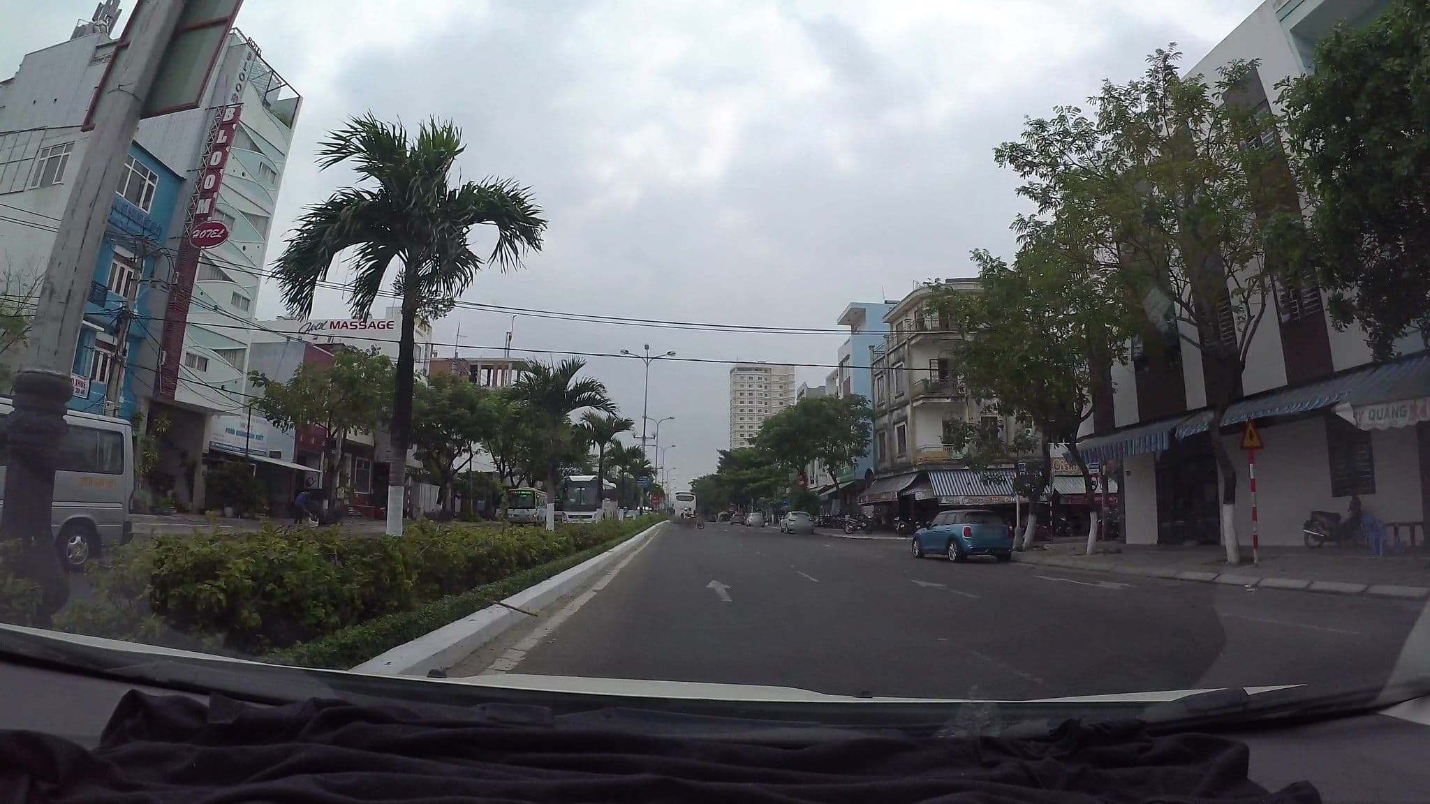Street view near Bloom Hotel, Da Nang — © kaartcam (CC BY-SA · Mapillary)