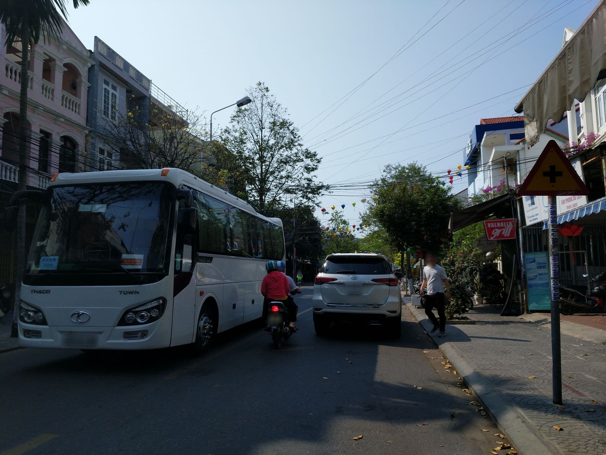 Street view near Leo Leo Hostel, Hoi An — © davidbdean (CC BY-SA · Mapillary)