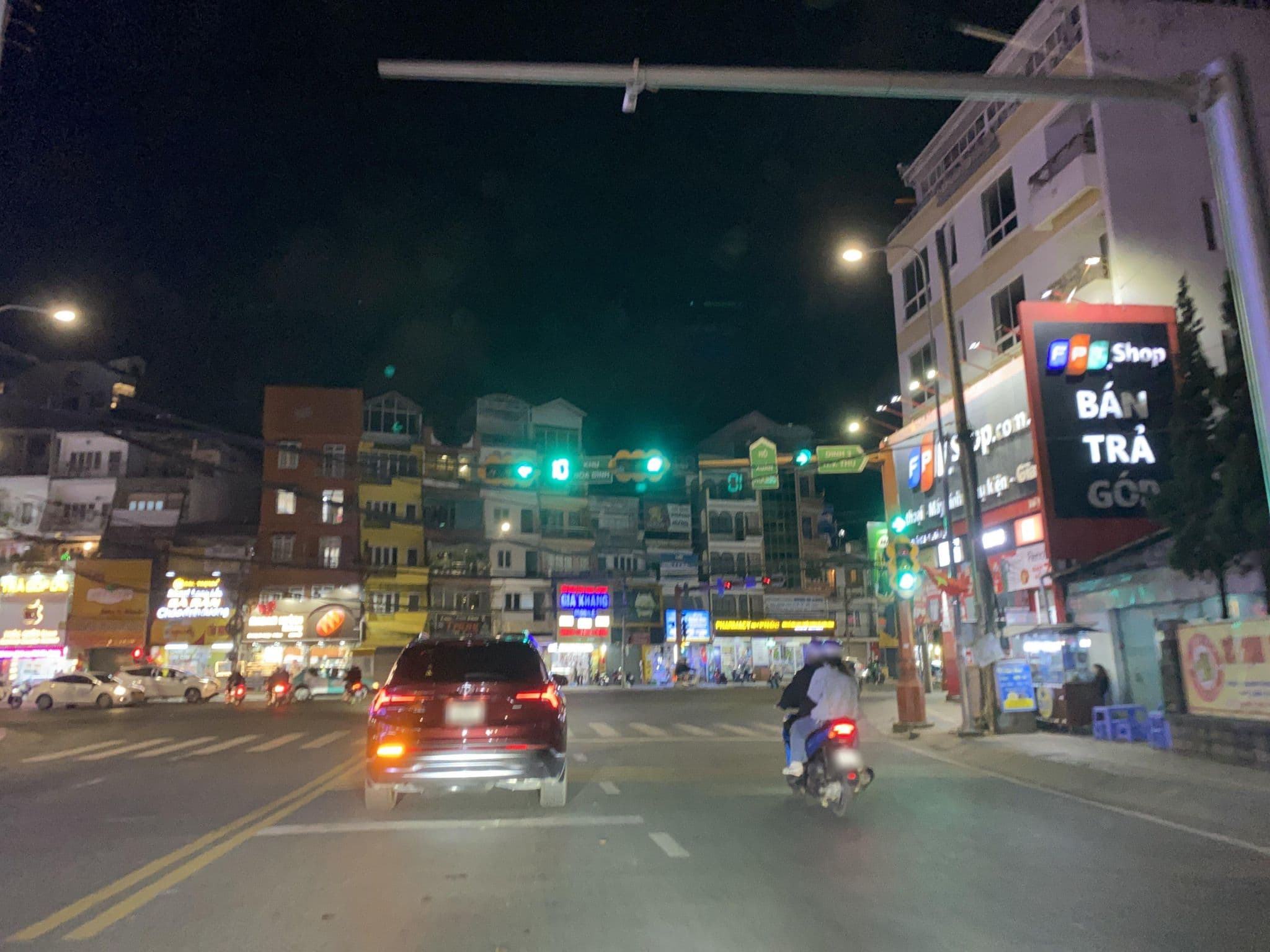 Street view near Hai Duyen Hotel, Ðà Lạt — © DriveWithHoang (CC BY-SA · Mapillary)