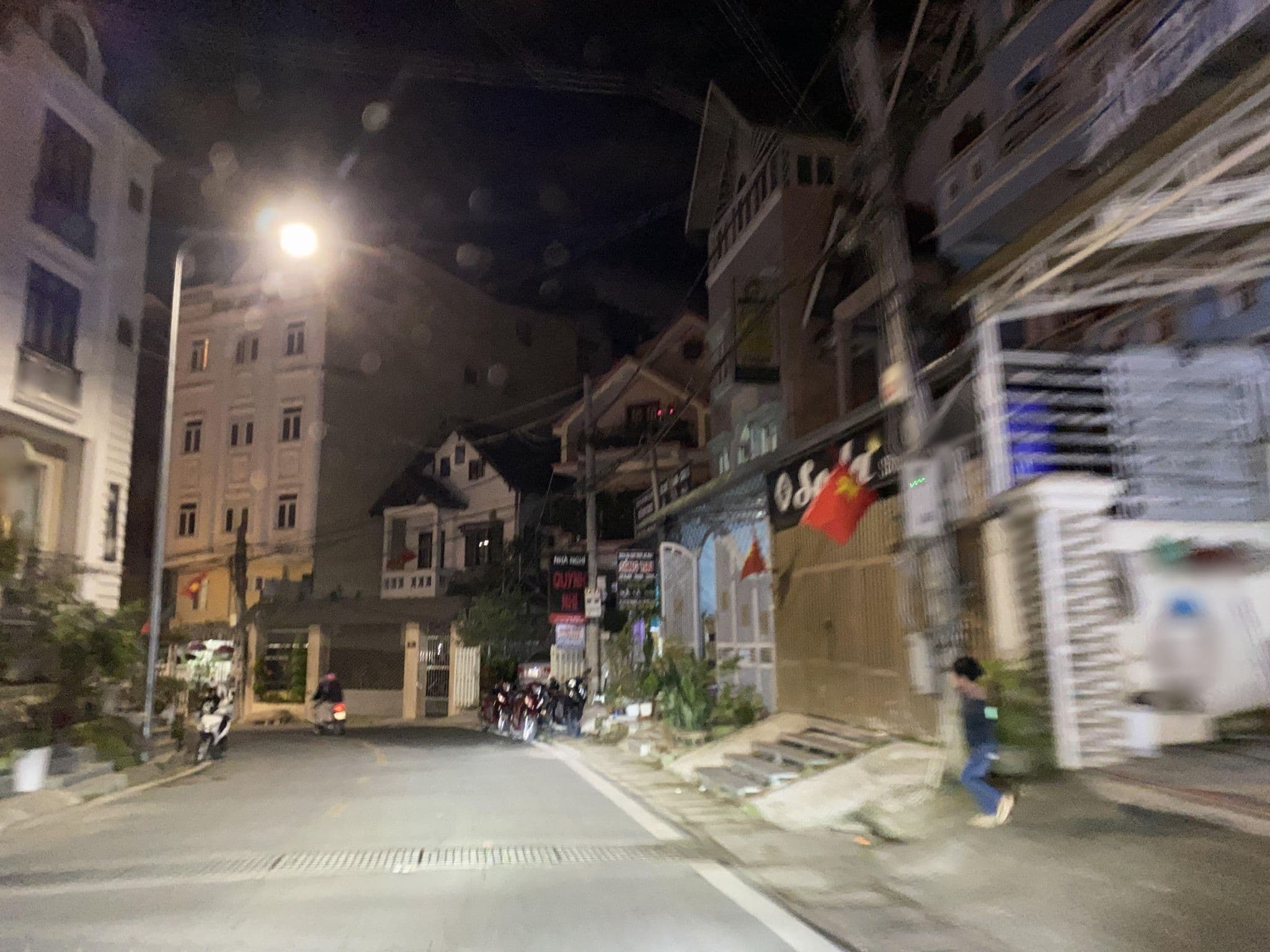 Street view near Quynh nhi, Ðà Lạt — © DriveWithHoang (CC BY-SA · Mapillary)
