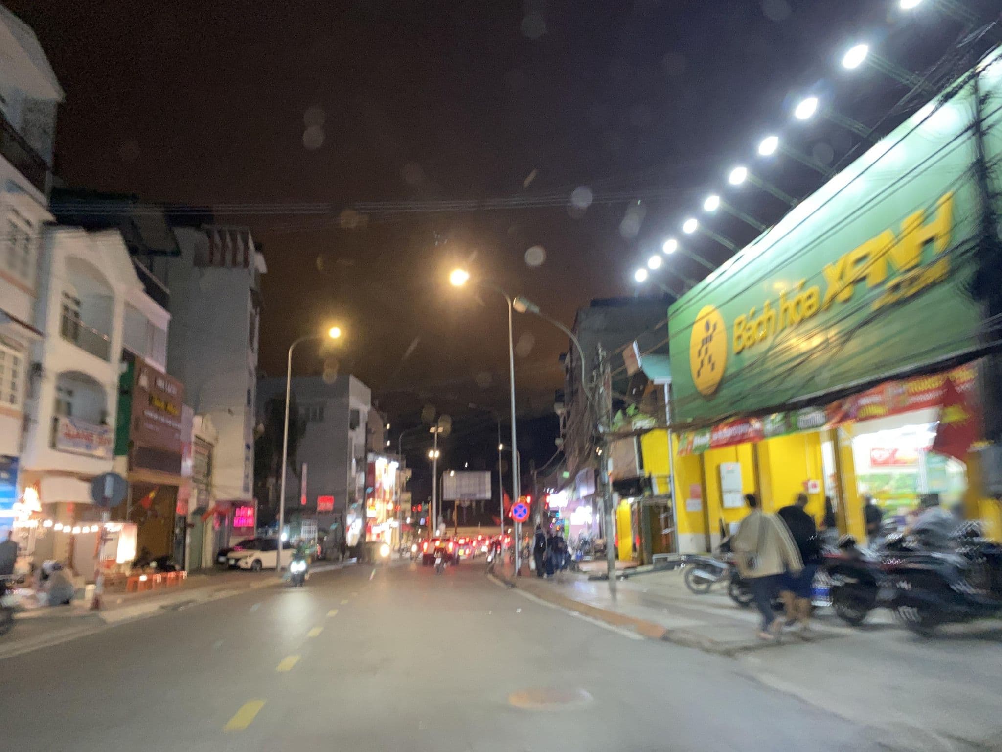 Street view near Nhà Nghỉ Thiên Phước, Ðà Lạt — © DriveWithHoang (CC BY-SA · Mapillary)