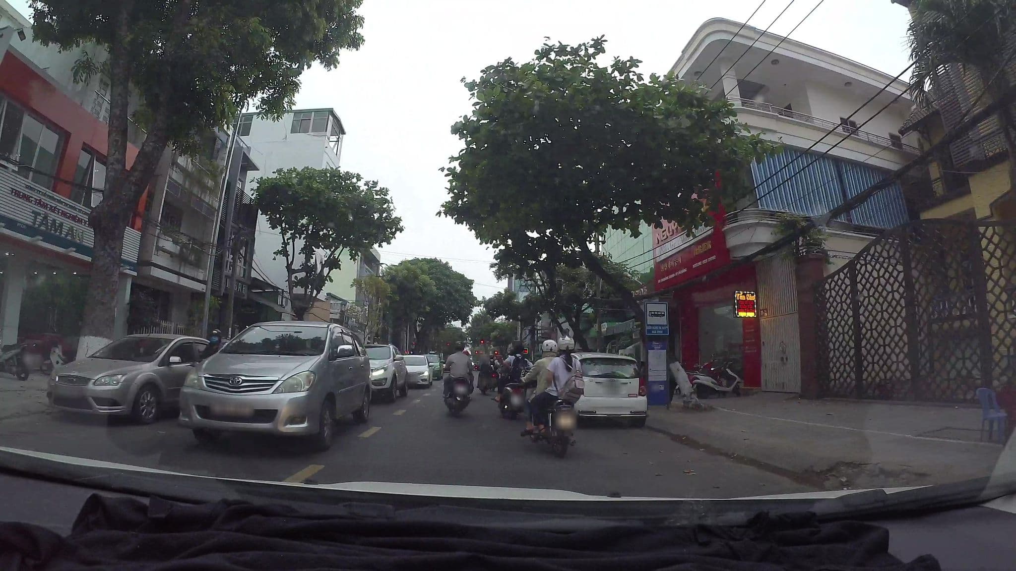 Street view near Danang Backpackers Hostel, Da Nang — © kaartcam (CC BY-SA · Mapillary)