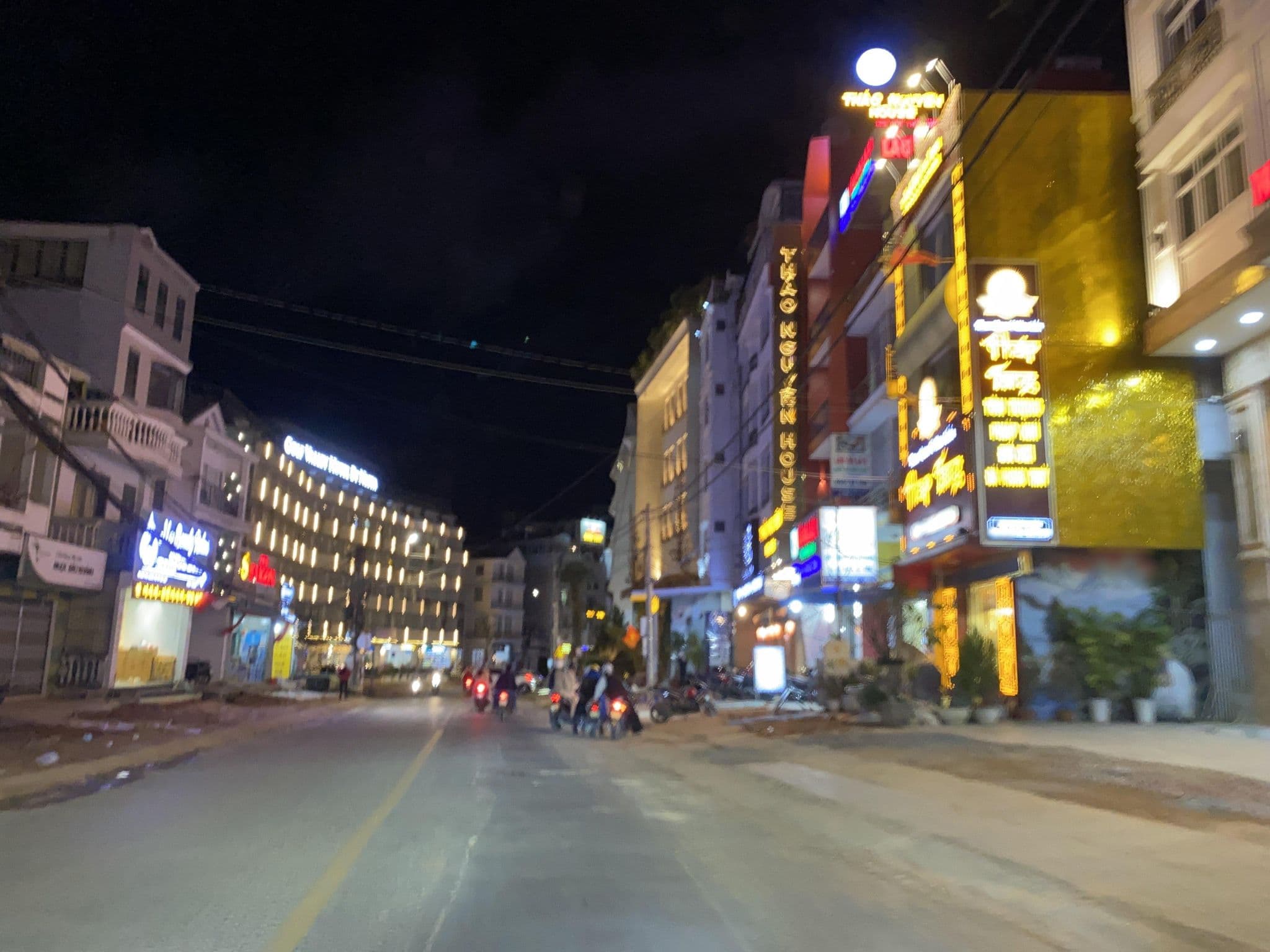 Street view near Thao Tam, Ðà Lạt — © DriveWithHoang (CC BY-SA · Mapillary)
