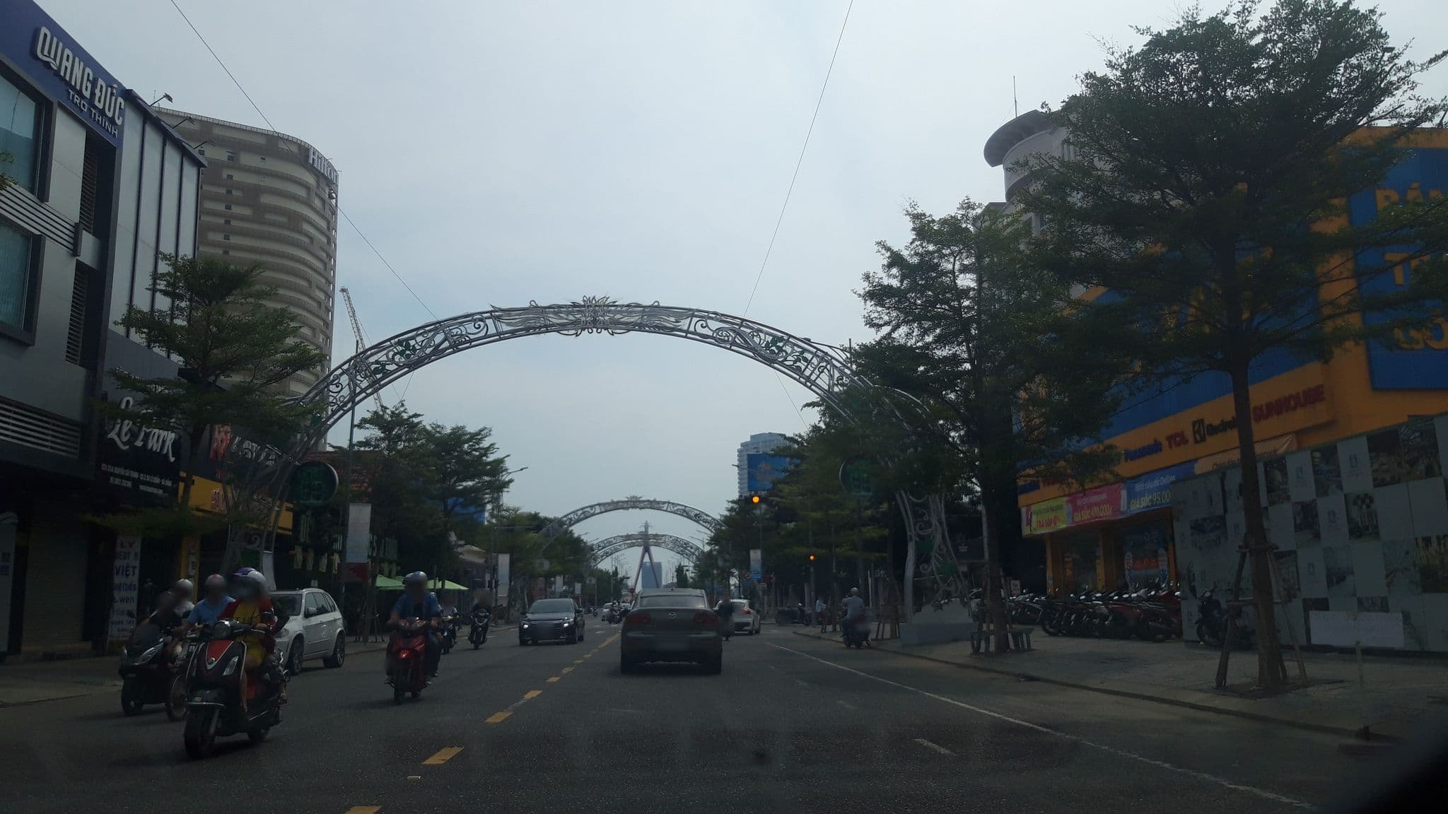 Street view near Ngôi nhà xanh, Da Nang — © congduy (CC BY-SA · Mapillary)