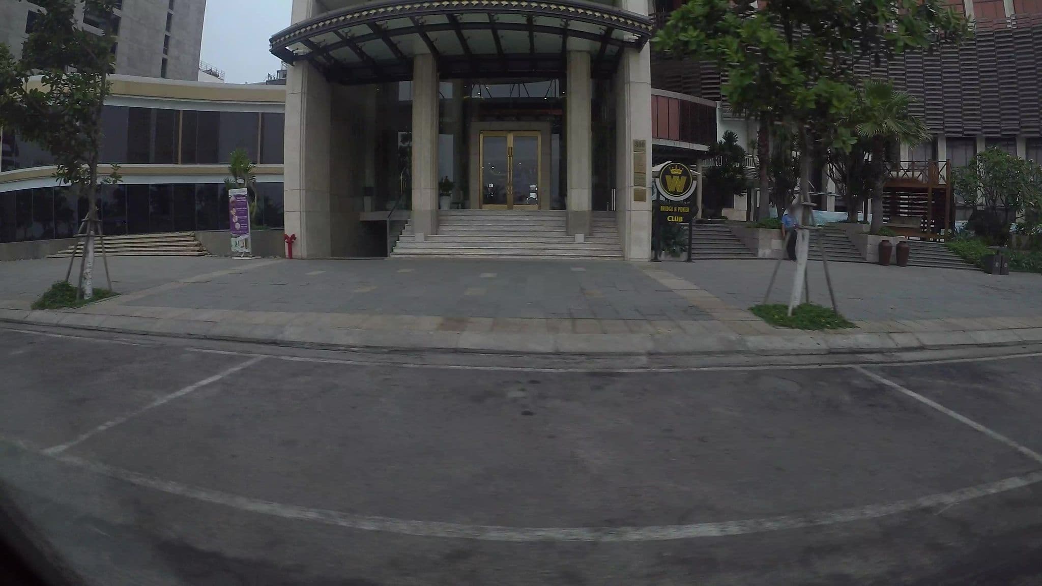Street view near Holiday Beach Hotel Danang Hotel & Resort, Sơn Trà — © kaartcam (CC BY-SA · Mapillary)