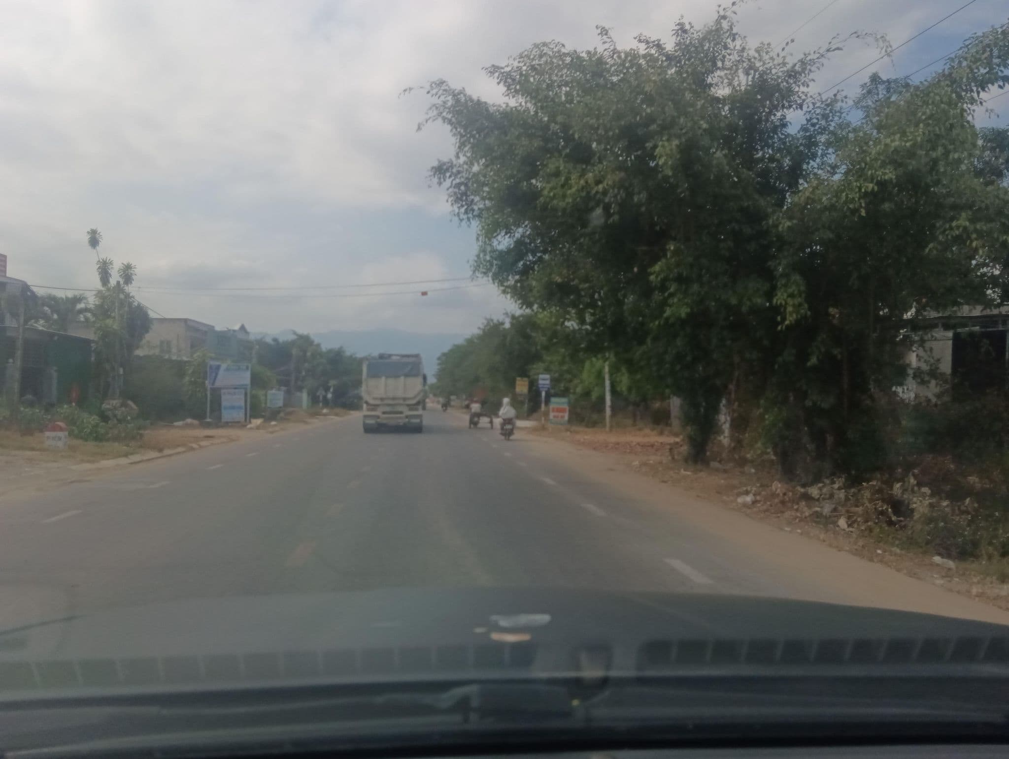 Street view near Phượng hoàng, Phan Rang-Tháp Chàm — © builangbat (CC BY-SA · Mapillary)