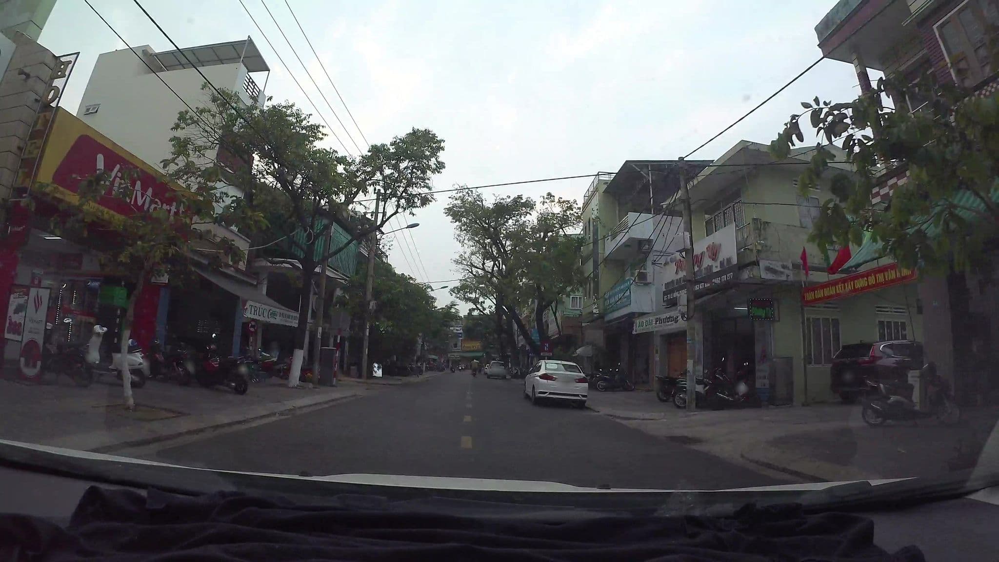 Street view near Golden Gate Hotel, Da Nang — © kaartcam (CC BY-SA · Mapillary)