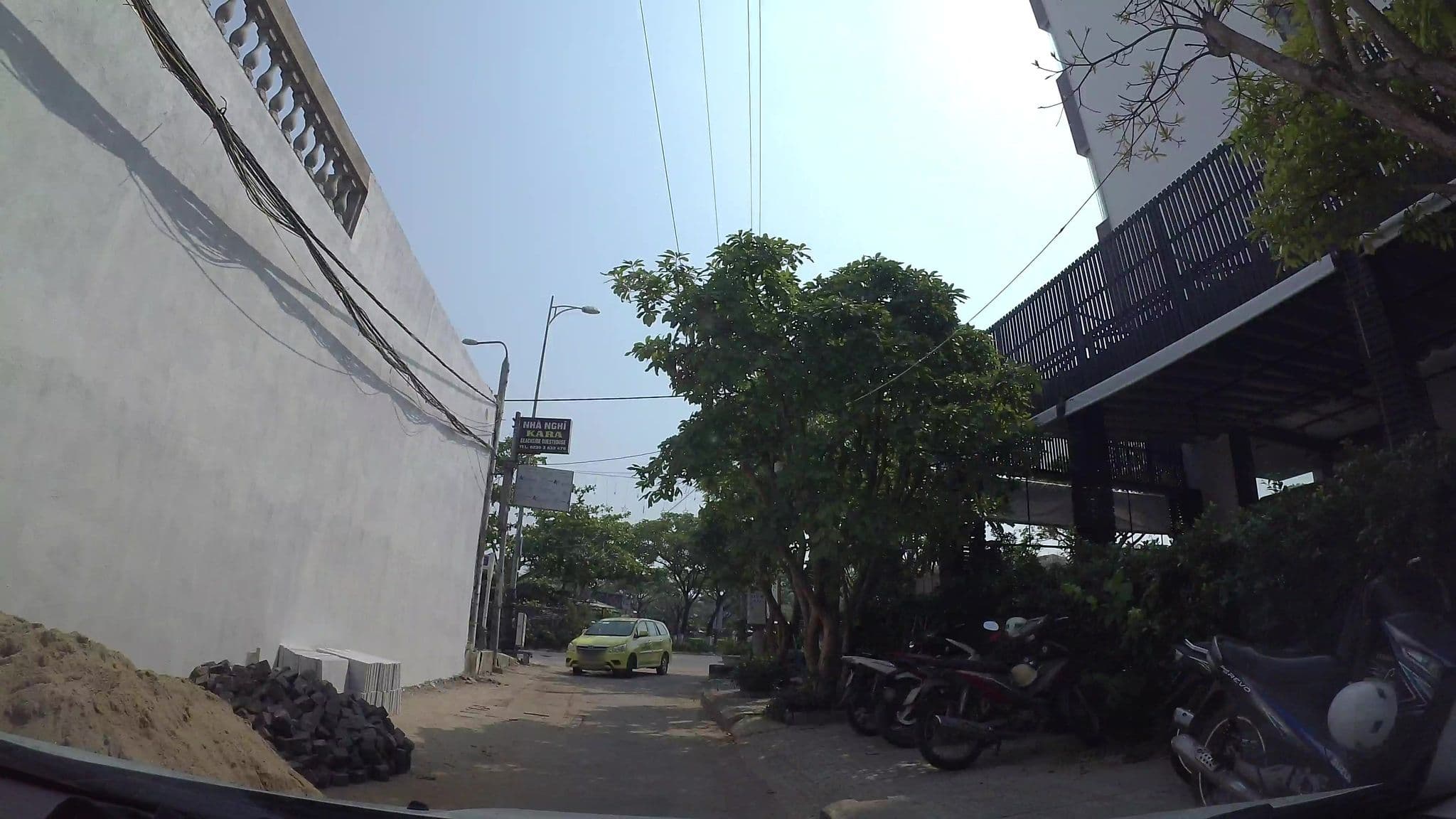 Street view near Sea Flower Hotel, Sơn Trà — © kaartcam (CC BY-SA · Mapillary)
