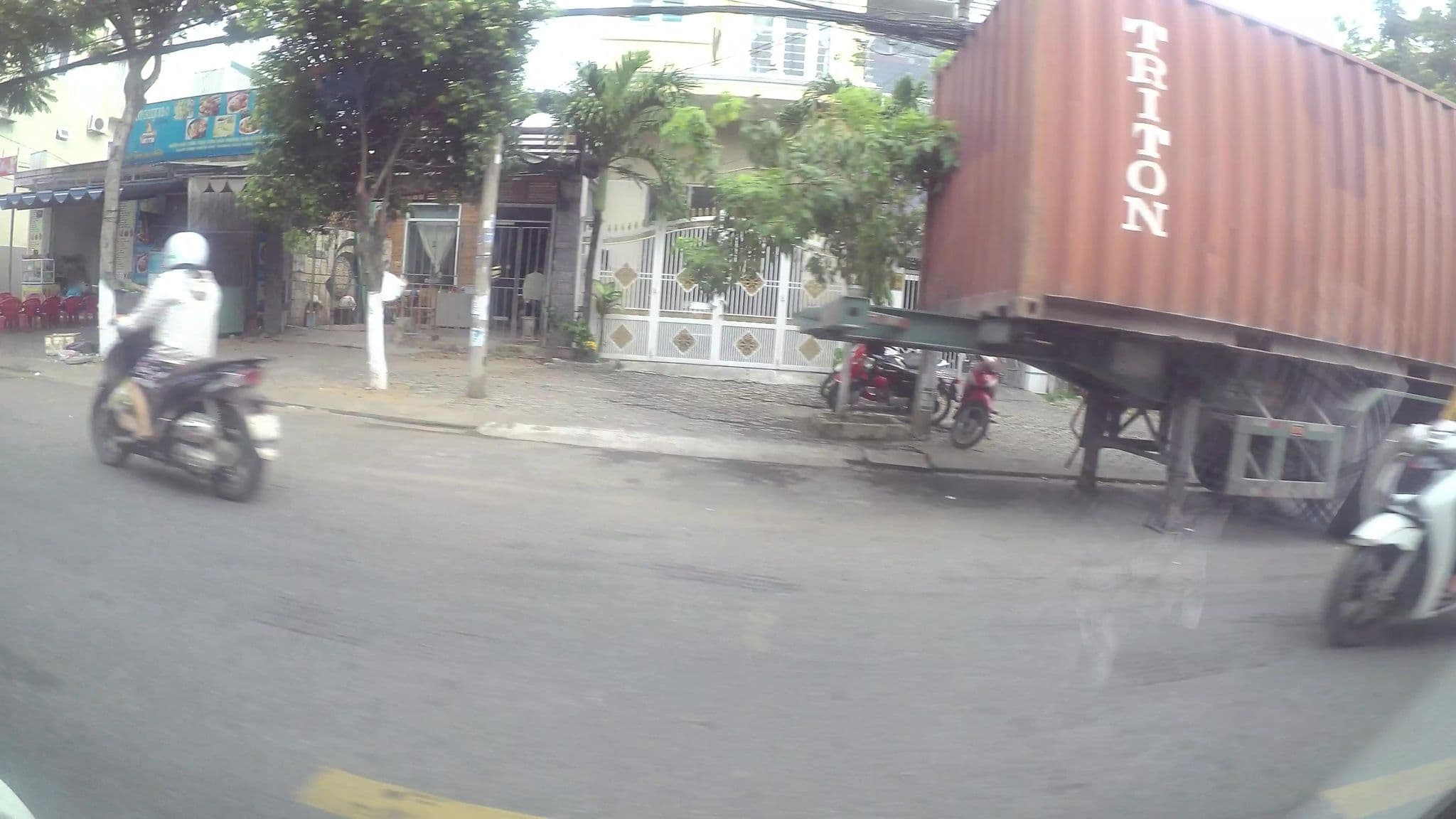 Street view near Sea Queen, Sơn Trà — © kaartcam (CC BY-SA · Mapillary)