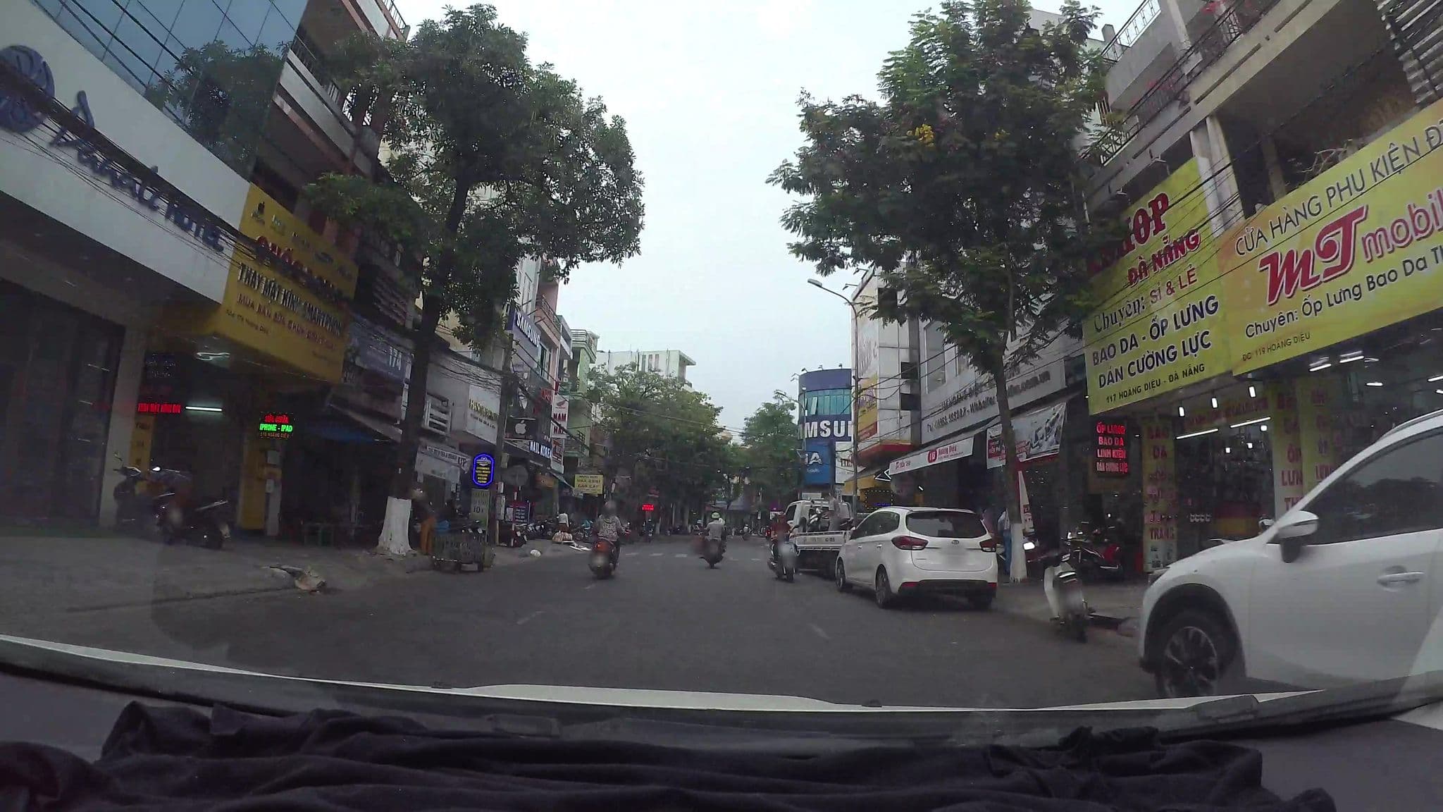 Street view near Hoang Nam hotel, Da Nang — © kaartcam (CC BY-SA · Mapillary)