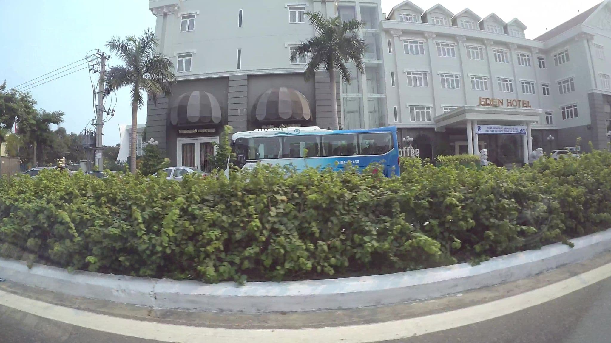 Street view near Eden Hotel, Sơn Trà — © kaartcam (CC BY-SA · Mapillary)