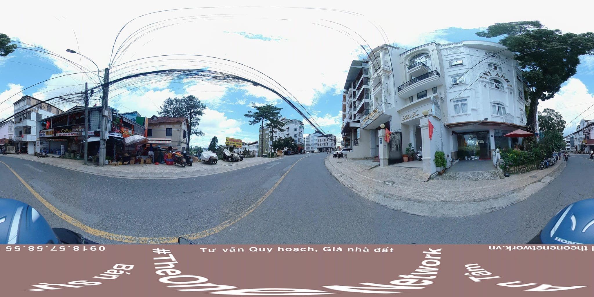 Street view near Hotel Bon Mua, Ðà Lạt — © theonenetwork (CC BY-SA · Mapillary)