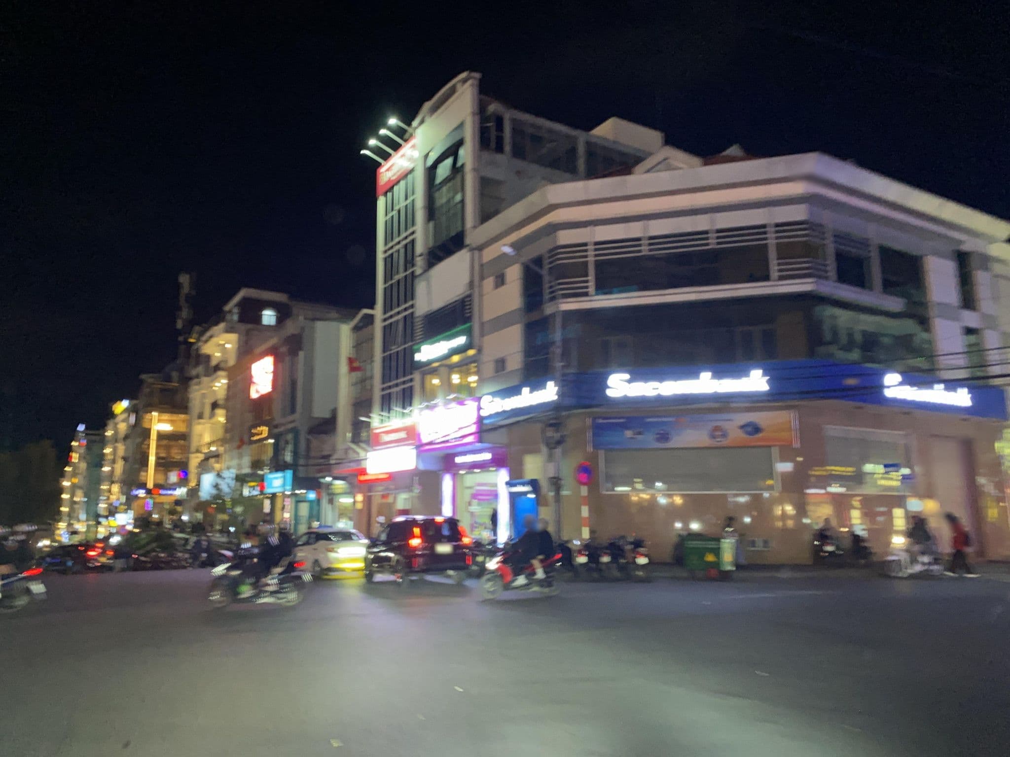 Street view near Dalat Joy Hotel, Ðà Lạt — © DriveWithHoang (CC BY-SA · Mapillary)