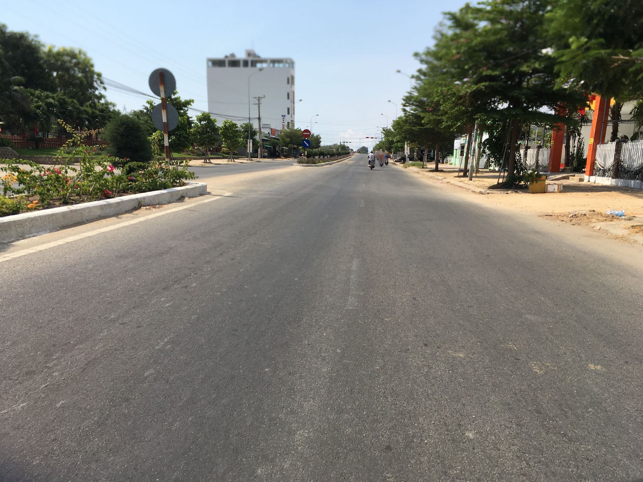 Street view near Nomad Homestay, Phan Rang-Tháp Chàm — © theboman01 (CC BY-SA · Mapillary)