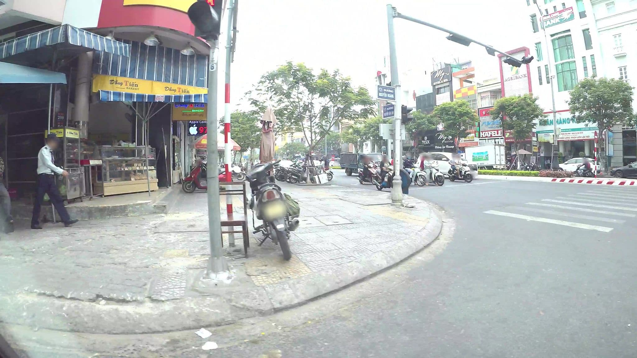 Street view near Mai Sơn Hotel, Da Nang — © kaartcam (CC BY-SA · Mapillary)