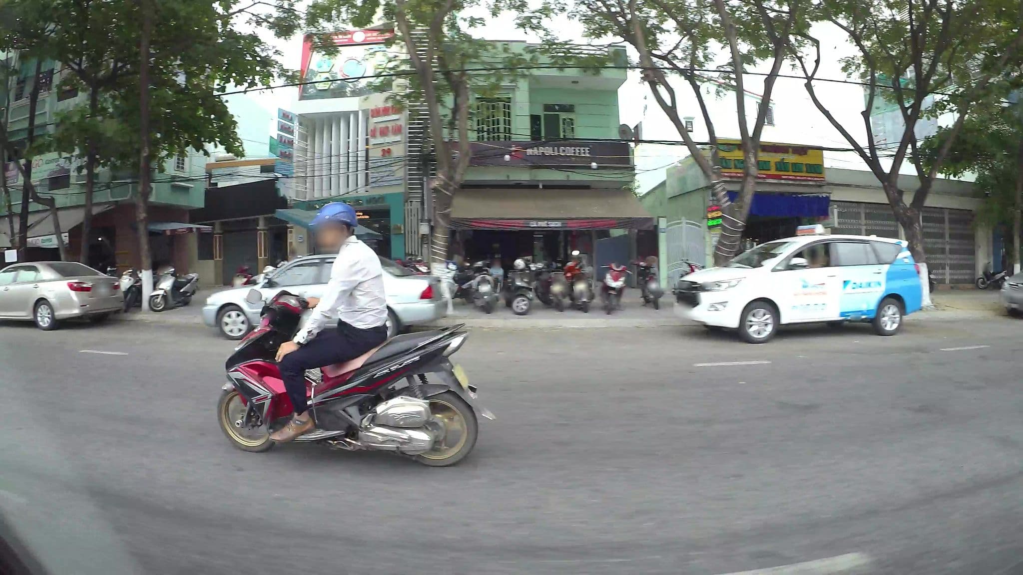 Street view near Queen Hostel, Da Nang — © kaartcam (CC BY-SA · Mapillary)