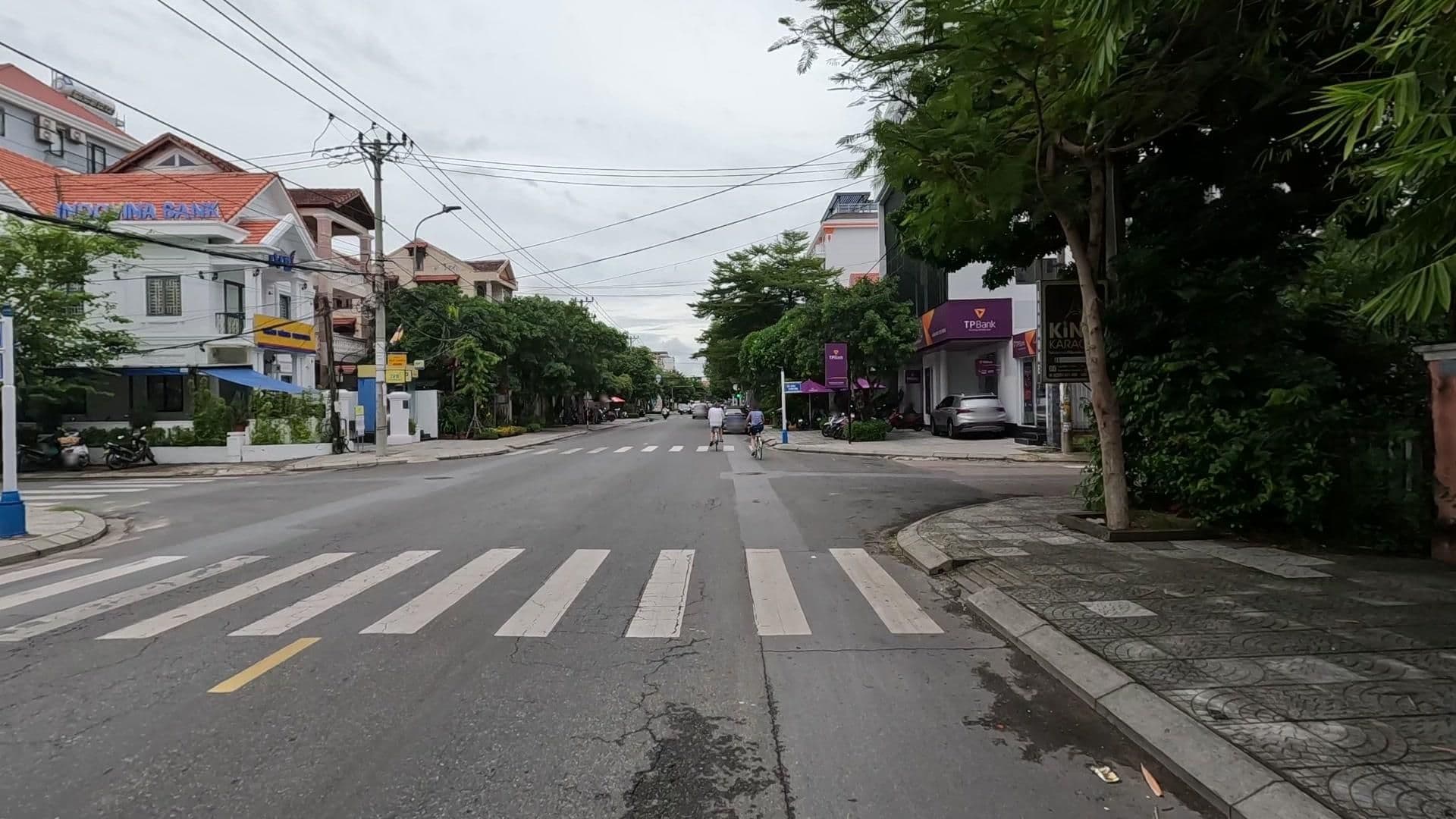 Street view near Grassland Hotel, Hoi An — © lucomsky (CC BY-SA · Mapillary)