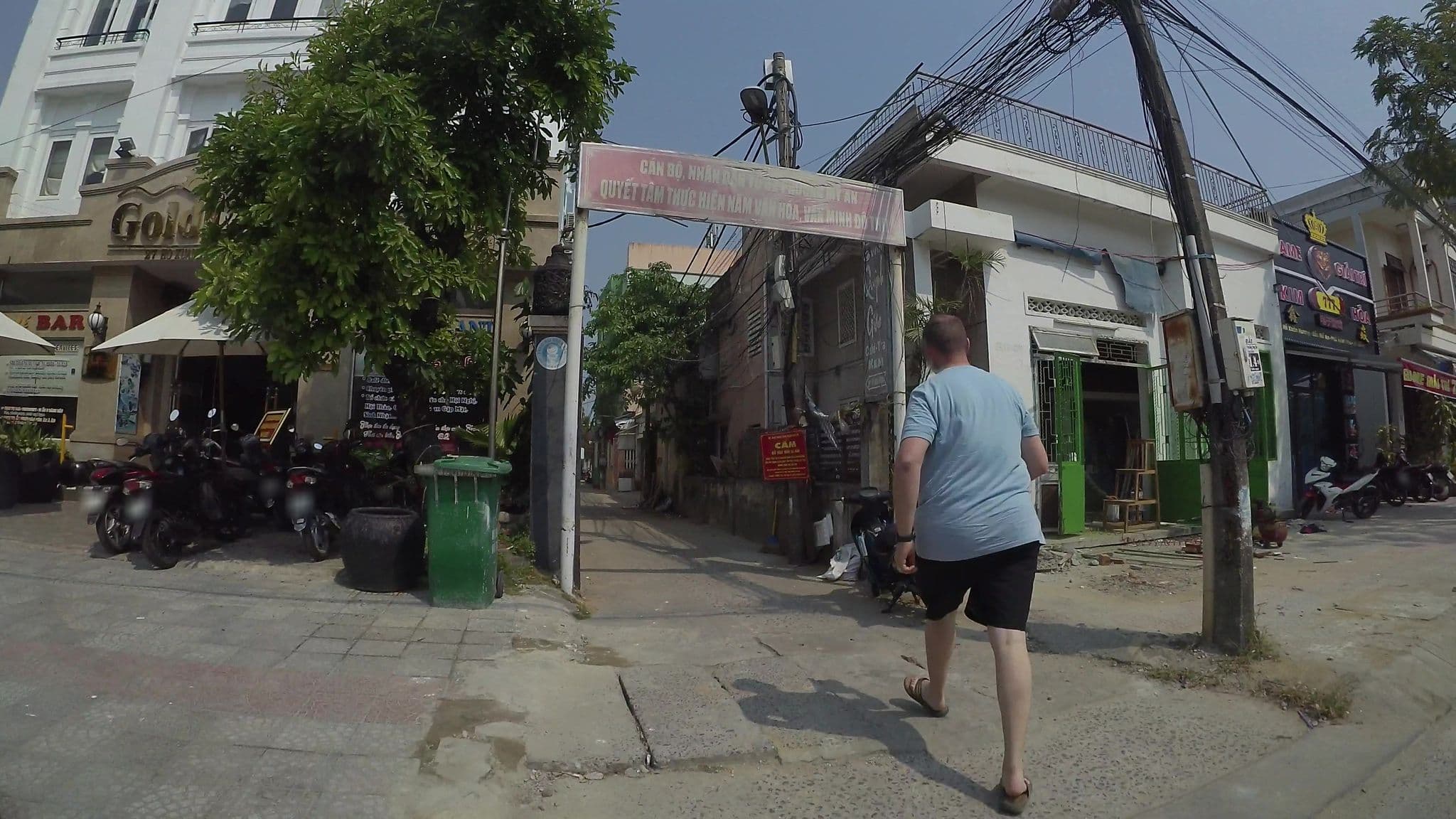 Street view near GoldCoast Hotel, Sơn Trà — © kaartcam (CC BY-SA · Mapillary)