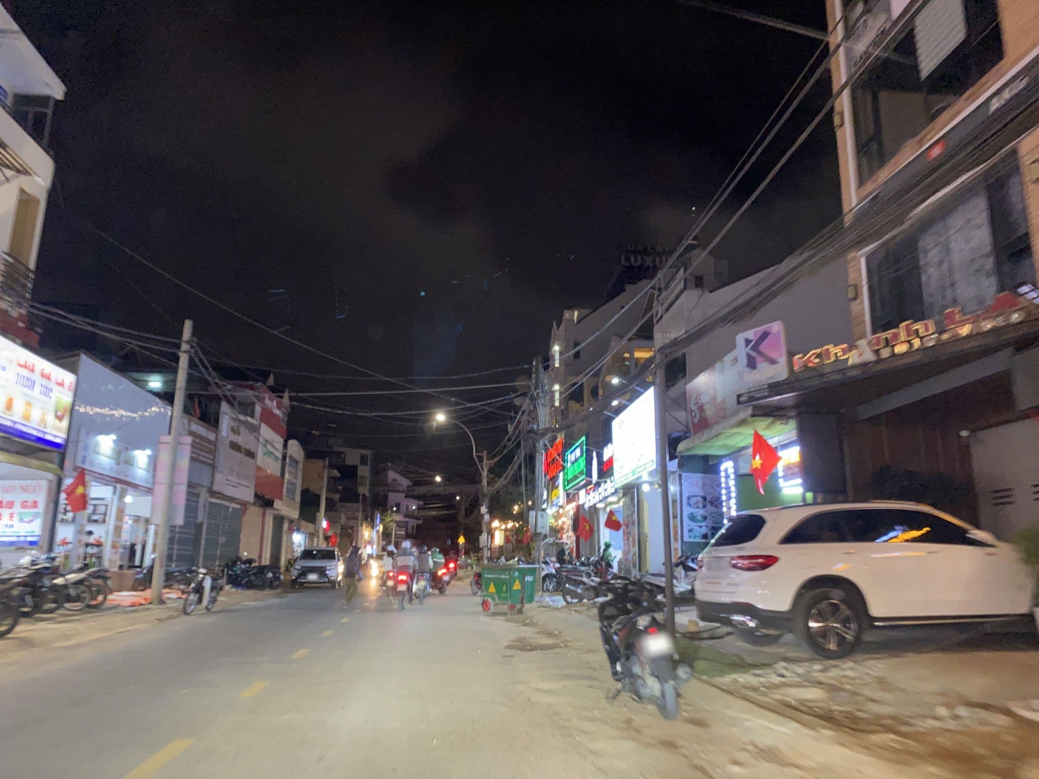 Street view near Thien Hoang 2 Hotel, Ðà Lạt — © DriveWithHoang (CC BY-SA · Mapillary)