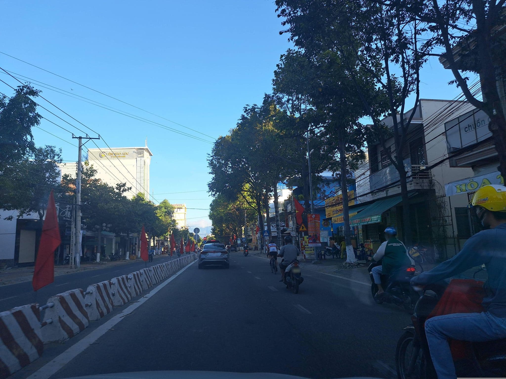 Street view near nhà nghỉ Quê Hương, Phan Rang-Tháp Chàm — © hoangvietanh (CC BY-SA · Mapillary)