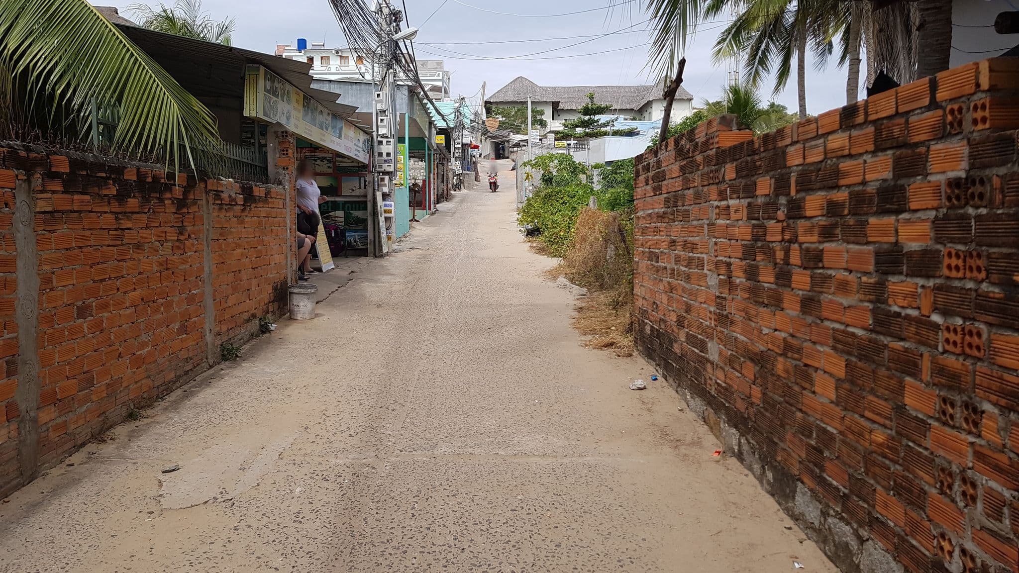 Street view near Song Van Guesthouse, Mui Ne — © nielsthemapper (CC BY-SA · Mapillary)