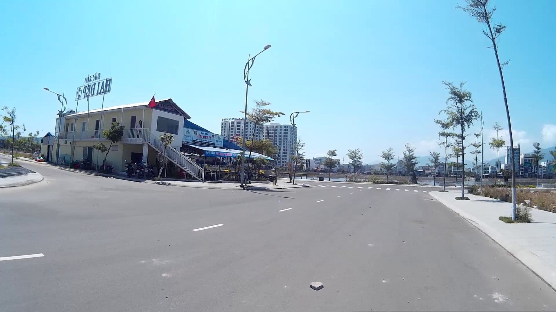 Street view near Lake View Hotel, Qui Nhon — © suki52 (CC BY-SA · Mapillary)