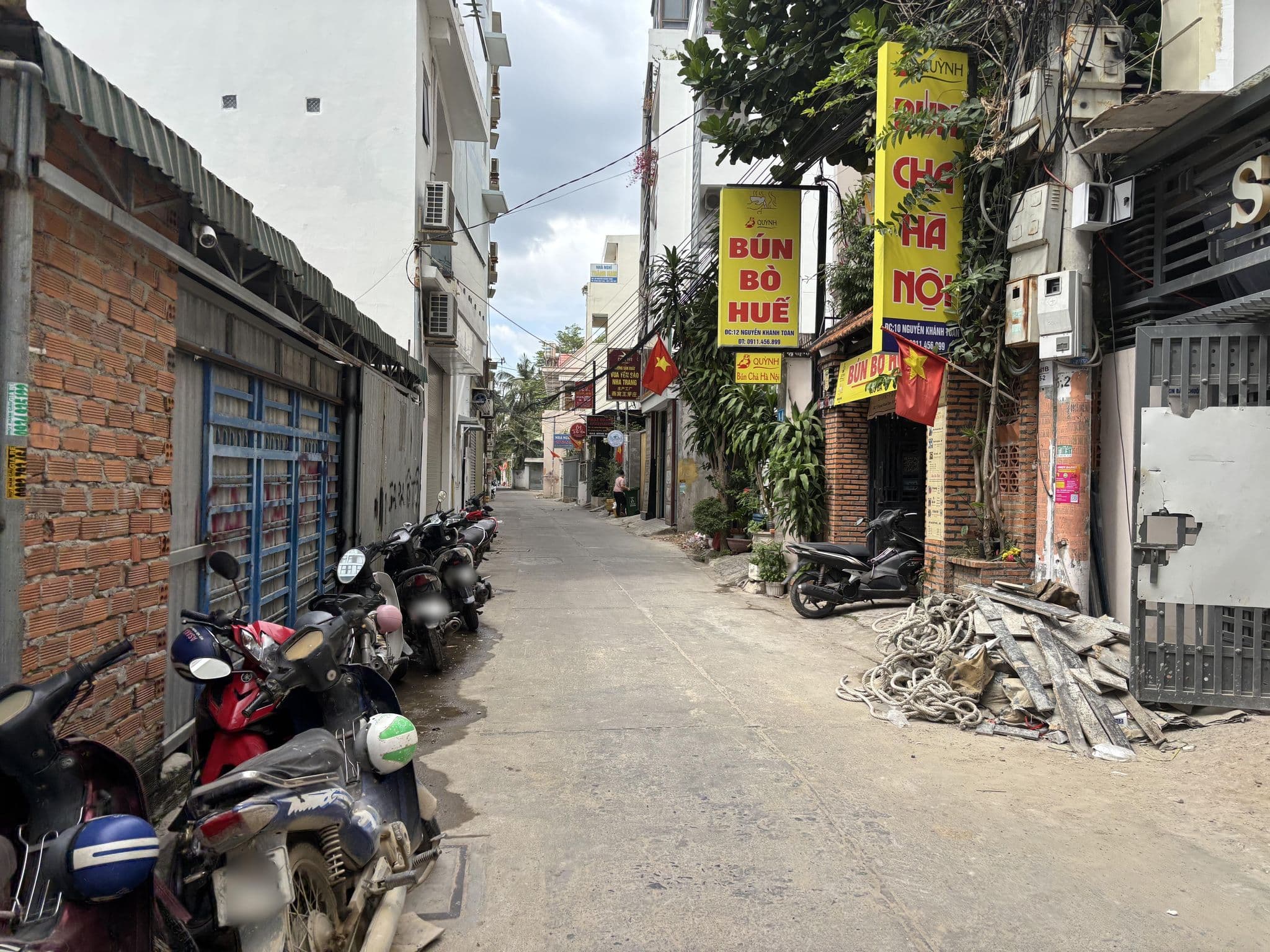 Street view near Seasing Hotel, Nha Trang — © skir (CC BY-SA · Mapillary)