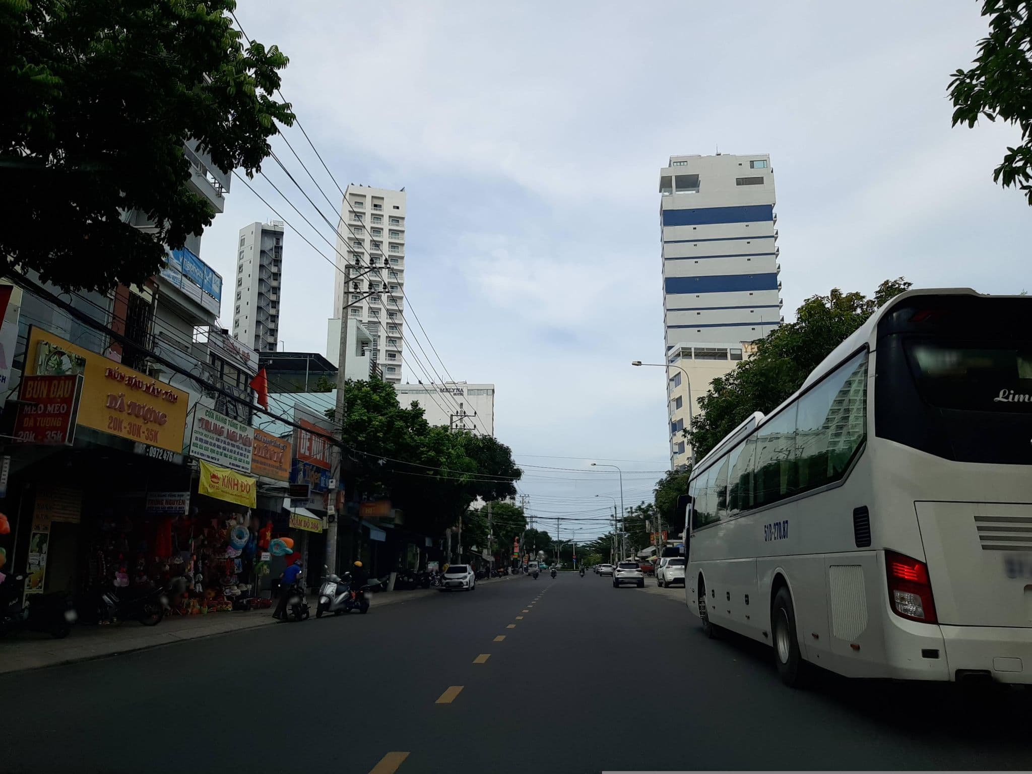 Street view near Hong Phu Hotel, Nha Trang — © DriveWithHoang (CC BY-SA · Mapillary)