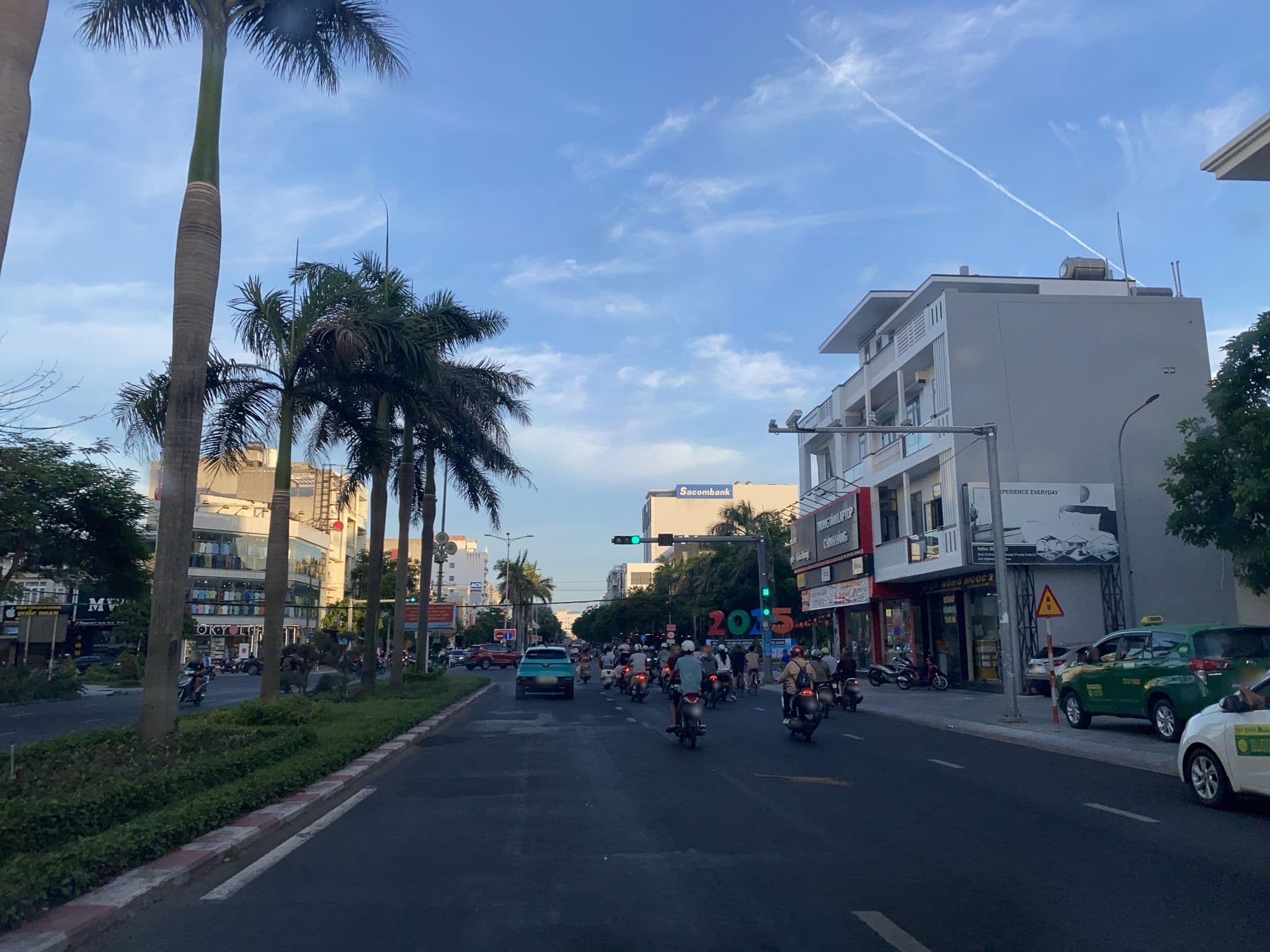 Street view near Ka Ya Hotel, Tuy Hòa — © DriveWithHoang (CC BY-SA · Mapillary)