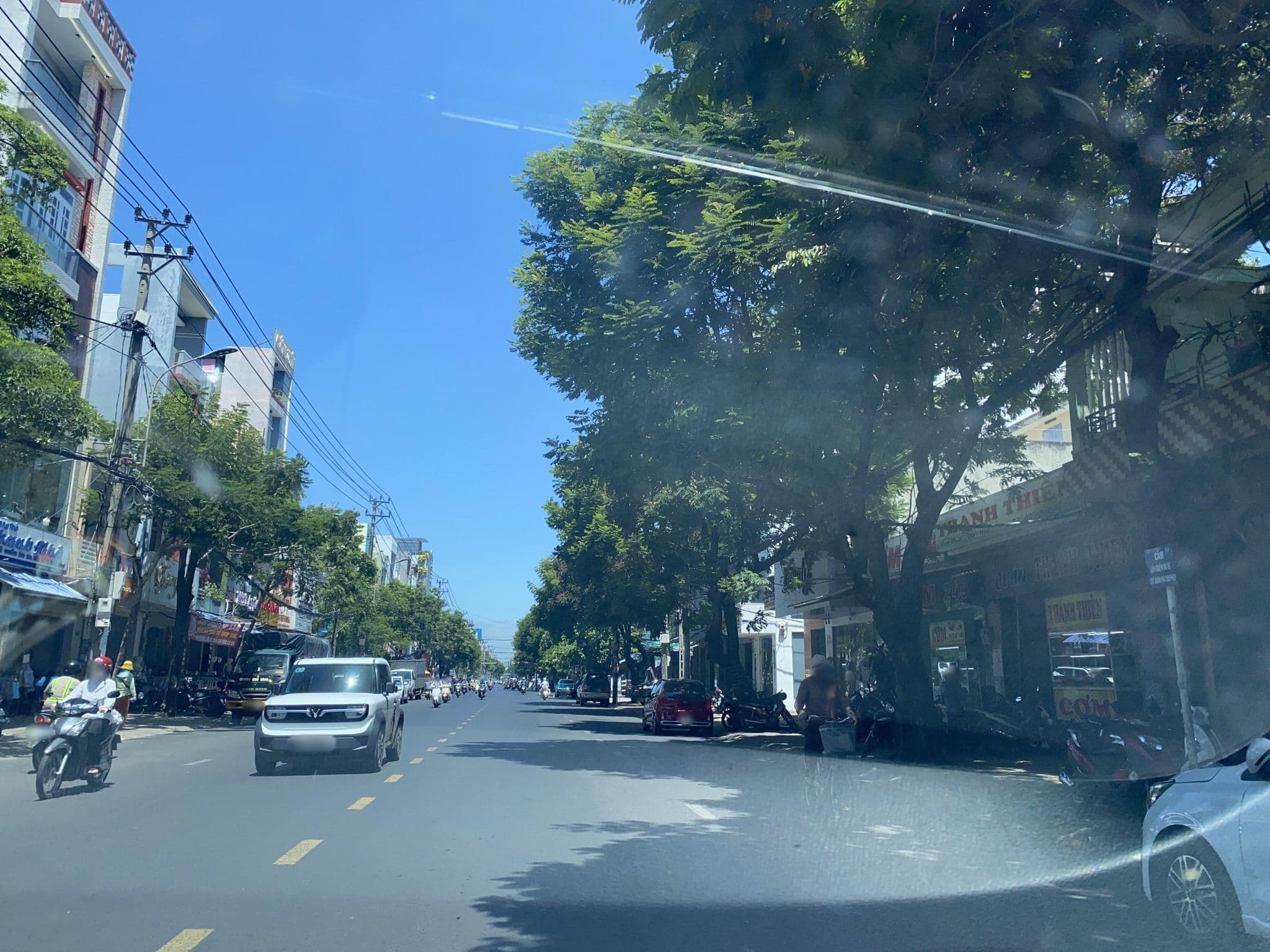 Street view near Thiên Hương Hotel, Tuy Hòa — © DriveWithHoang (CC BY-SA · Mapillary)