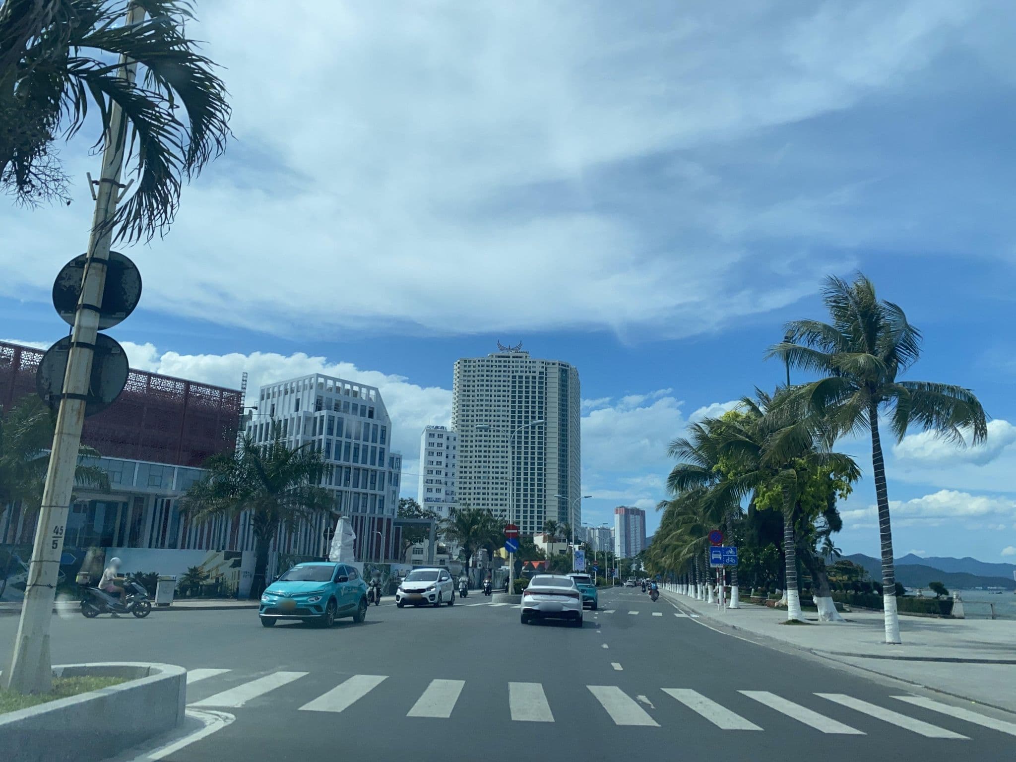 Street view near Lô Sa, Nha Trang — © DriveWithHoang (CC BY-SA · Mapillary)