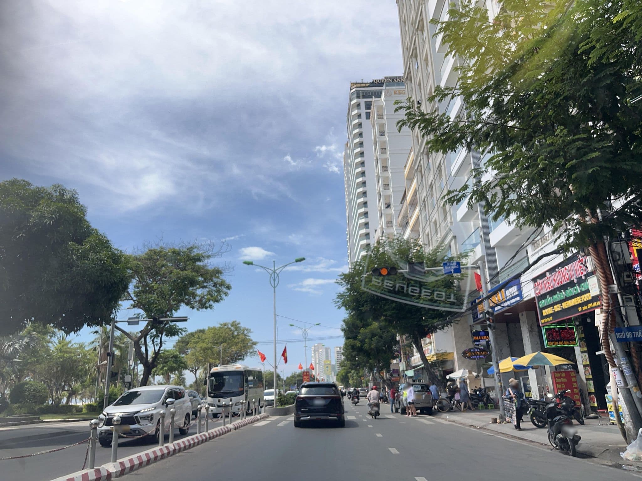 Street view near Ha Quynh Hotel, Nha Trang — © DriveWithHoang (CC BY-SA · Mapillary)