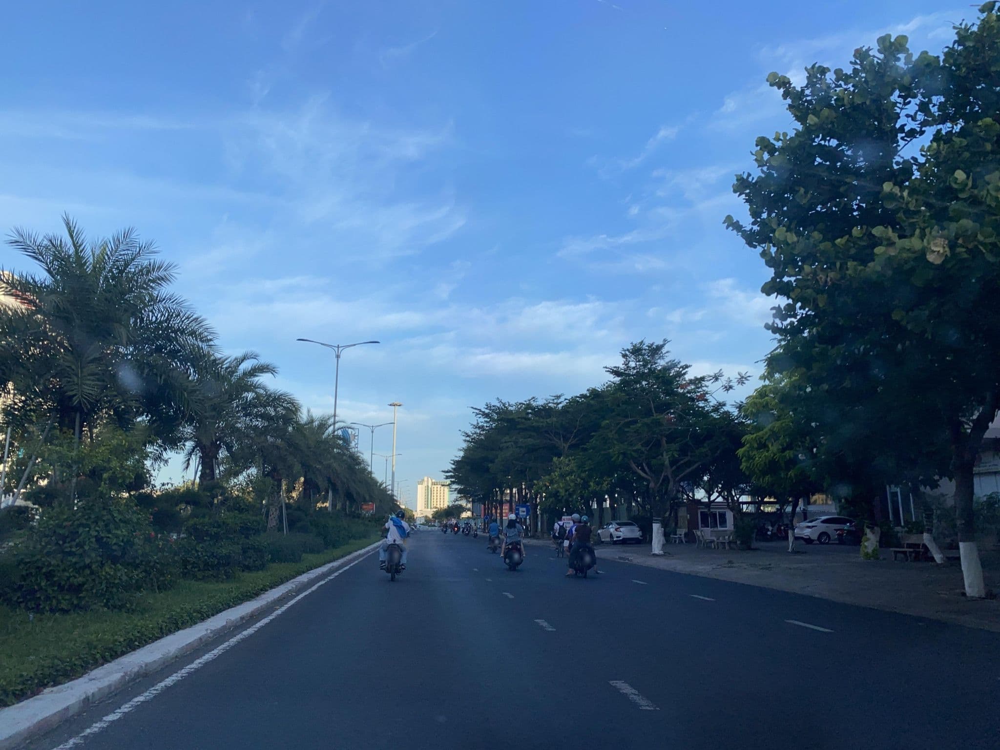 Street view near Hùng Vương Hotel, Tuy Hòa — © DriveWithHoang (CC BY-SA · Mapillary)