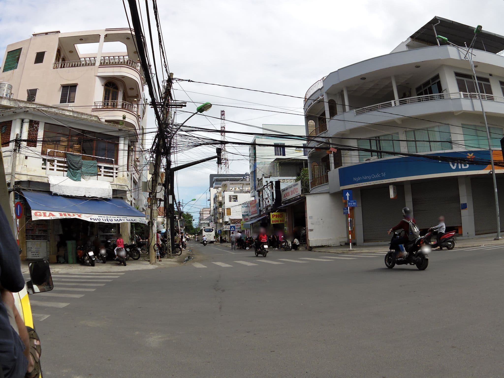 Street view near Sunflower Hotel, Nha Trang — © skillsy (CC BY-SA · Mapillary)