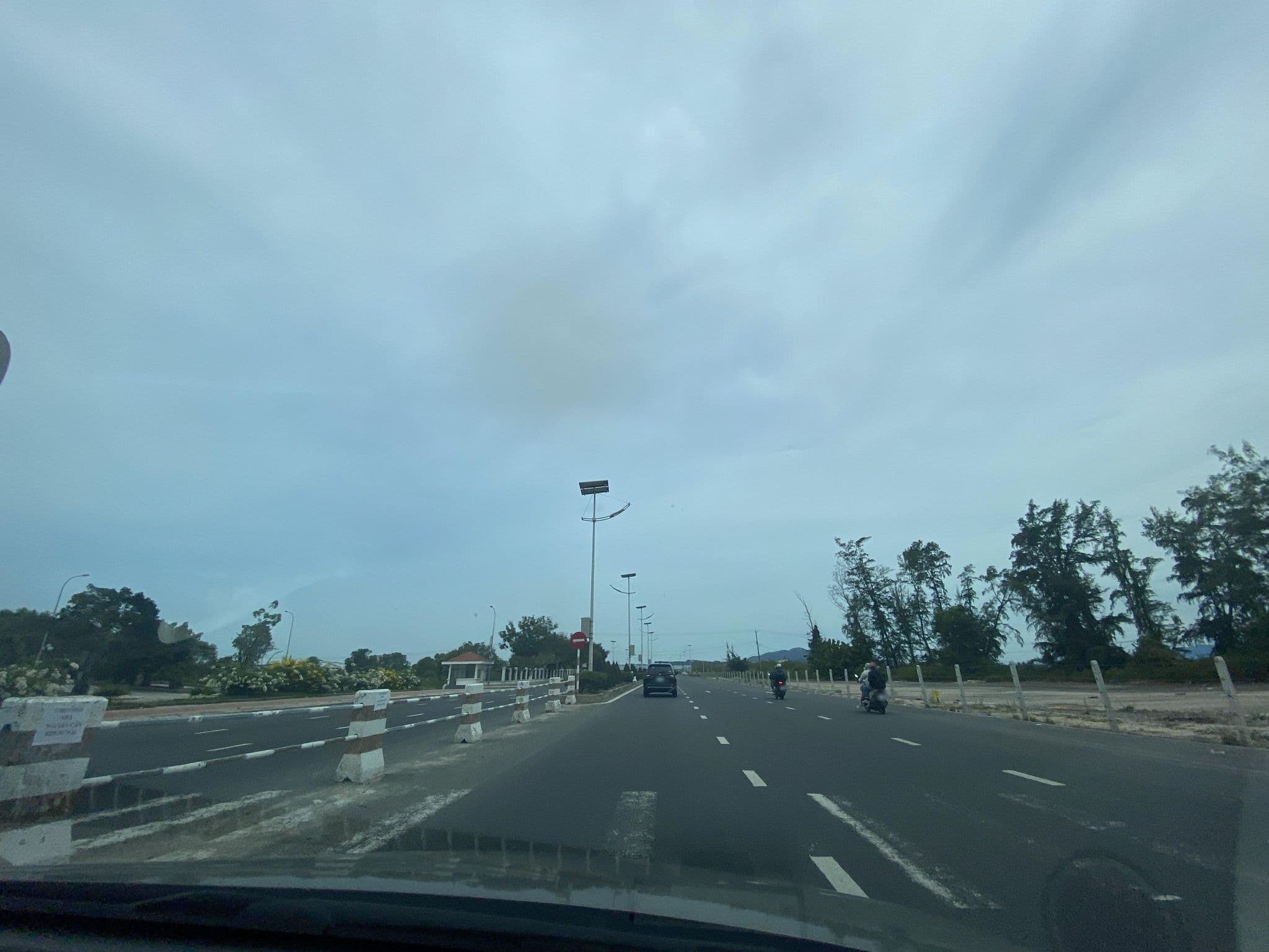 Street view near Khách Sạn Trường Sa, Cam Ranh — © DriveWithHoang (CC BY-SA · Mapillary)