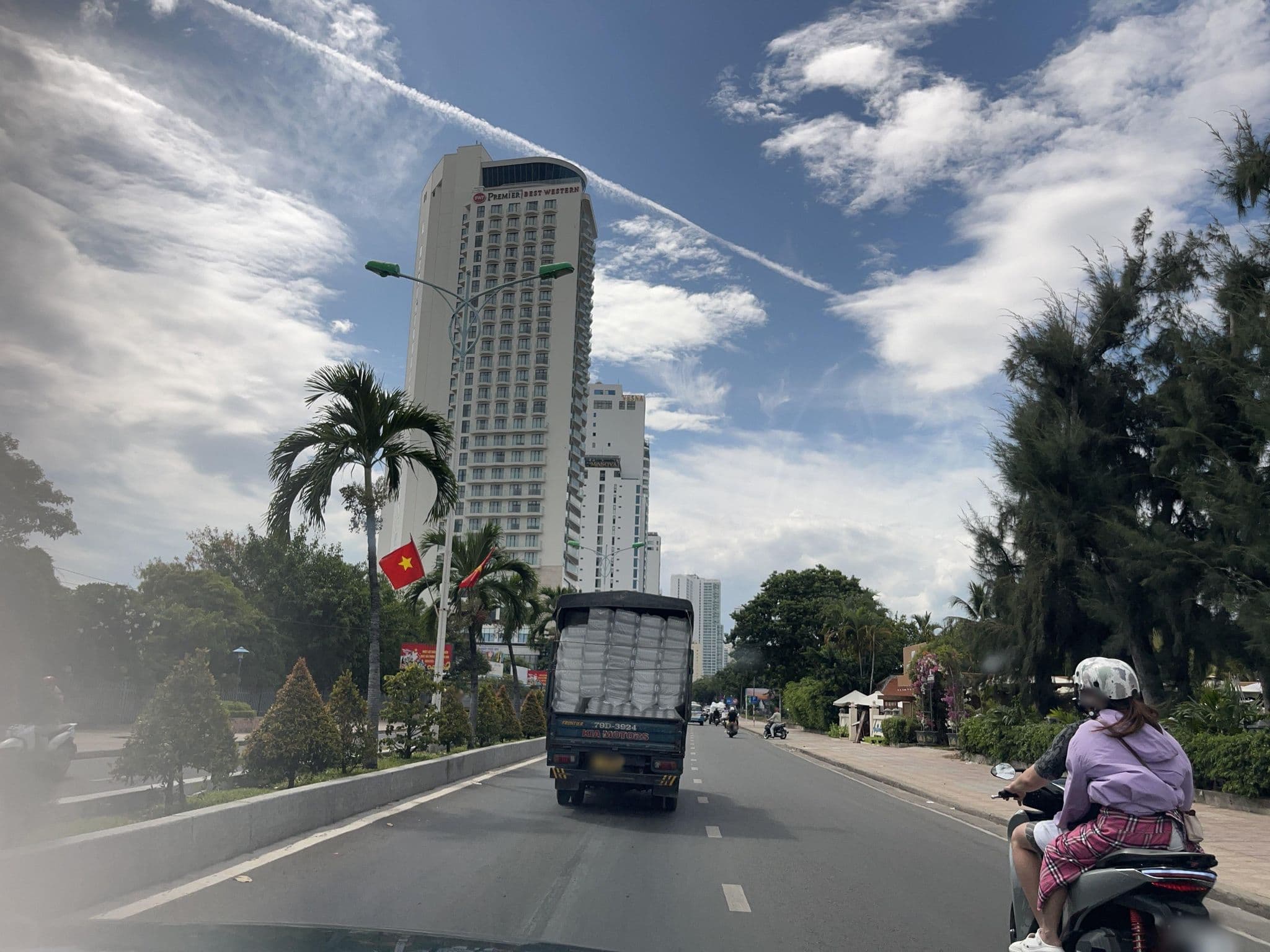 Street view near An Hotel, Nha Trang — © DriveWithHoang (CC BY-SA · Mapillary)