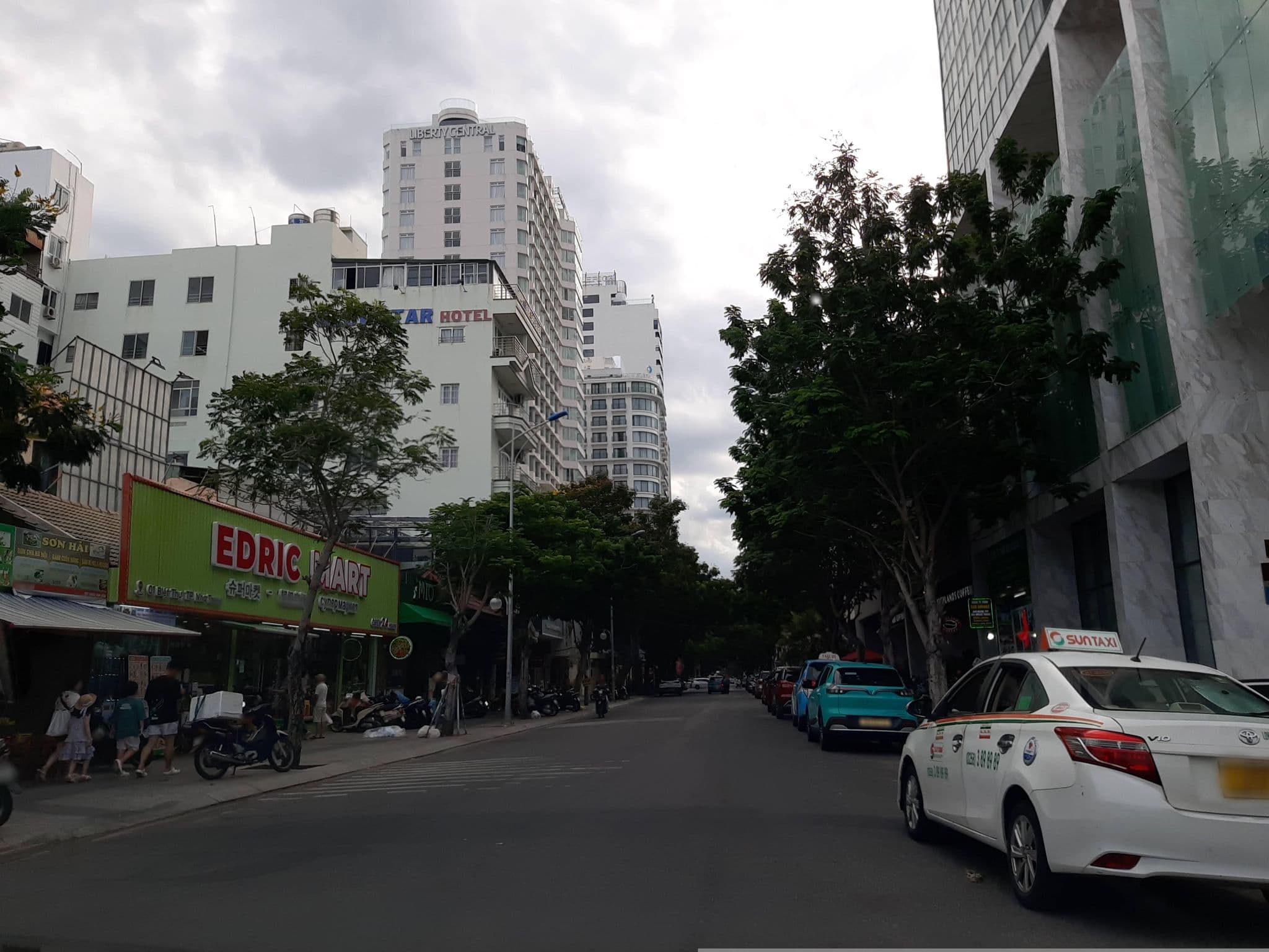 Street view near Citadines Swimming Pool, Nha Trang — © DriveWithHoang (CC BY-SA · Mapillary)