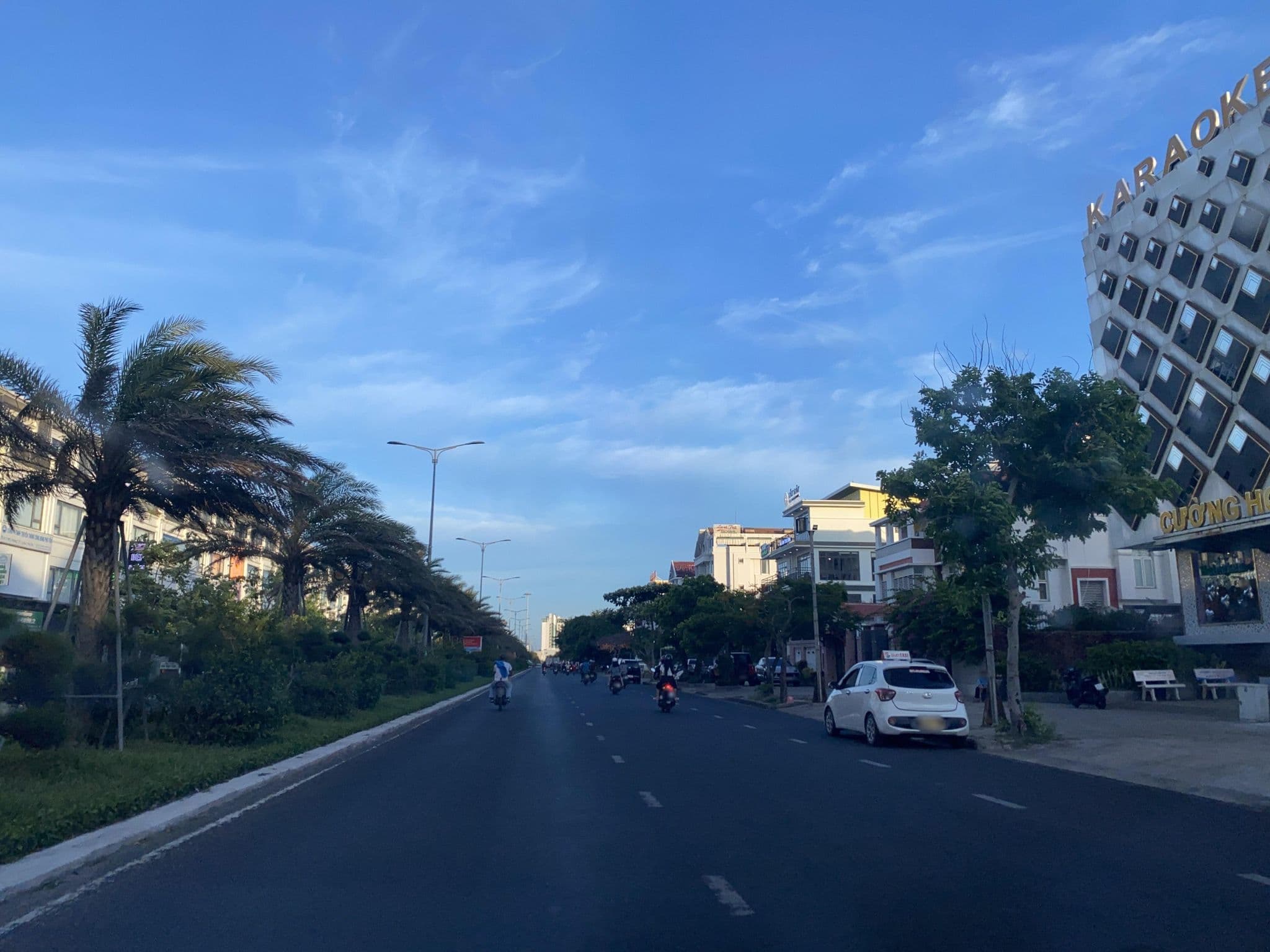 Street view near Apec Mandala, Tuy Hòa — © DriveWithHoang (CC BY-SA · Mapillary)