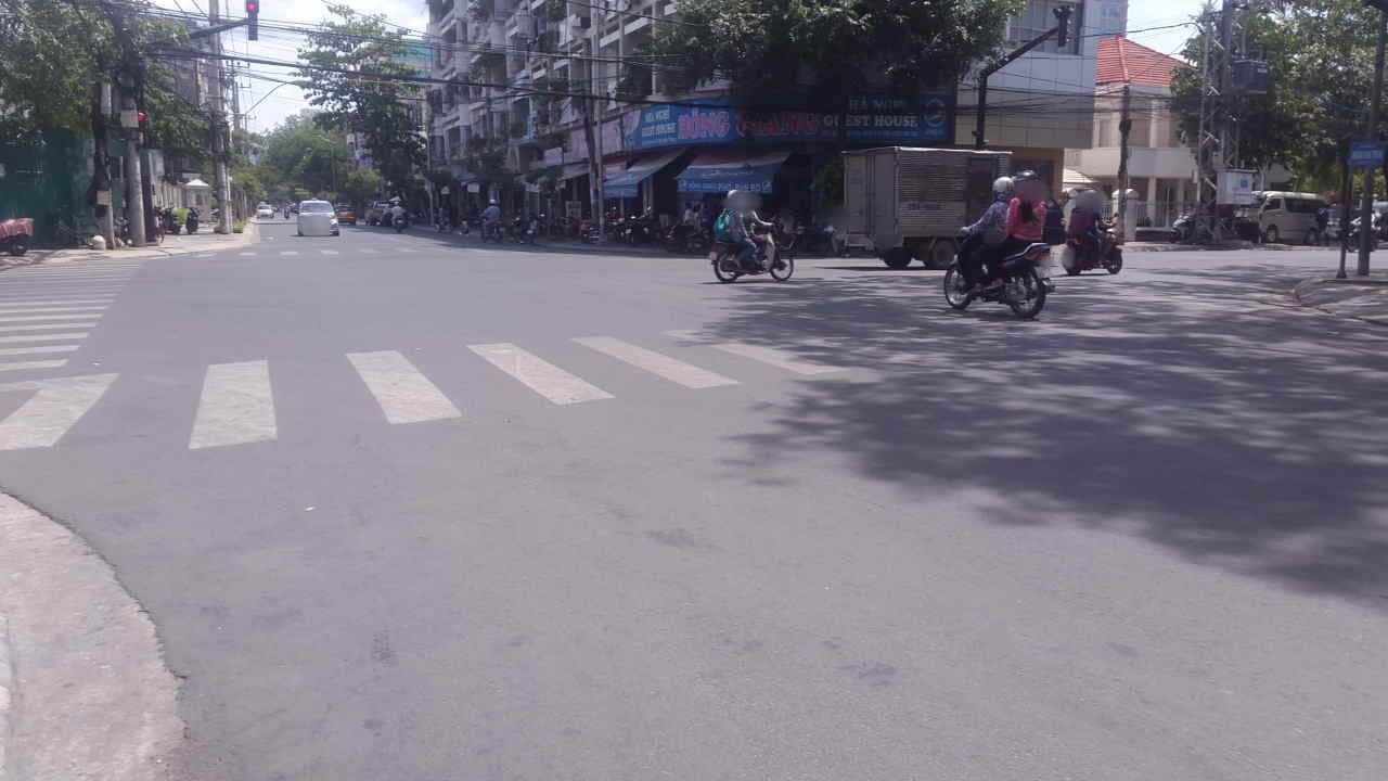 Street view near Hai Au Hotel, Nha Trang — © hoangvietanh (CC BY-SA · Mapillary)