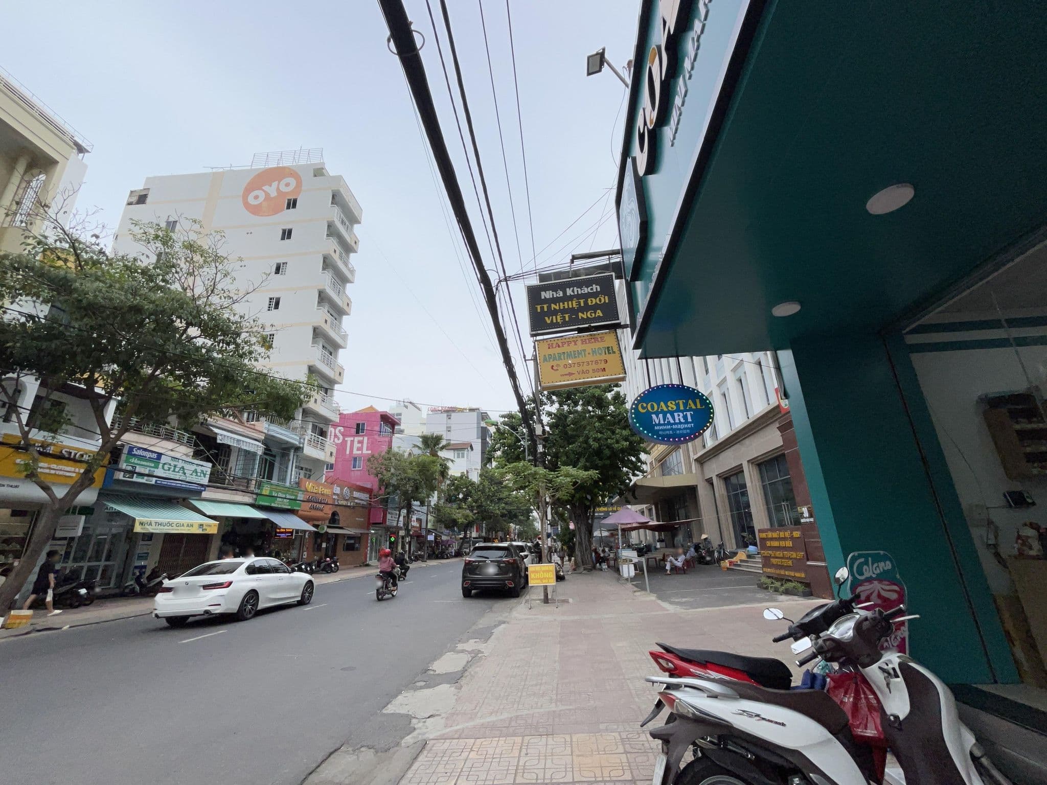 Street view near Ale hotel, Nha Trang — © ruslan_fat (CC BY-SA · Mapillary)