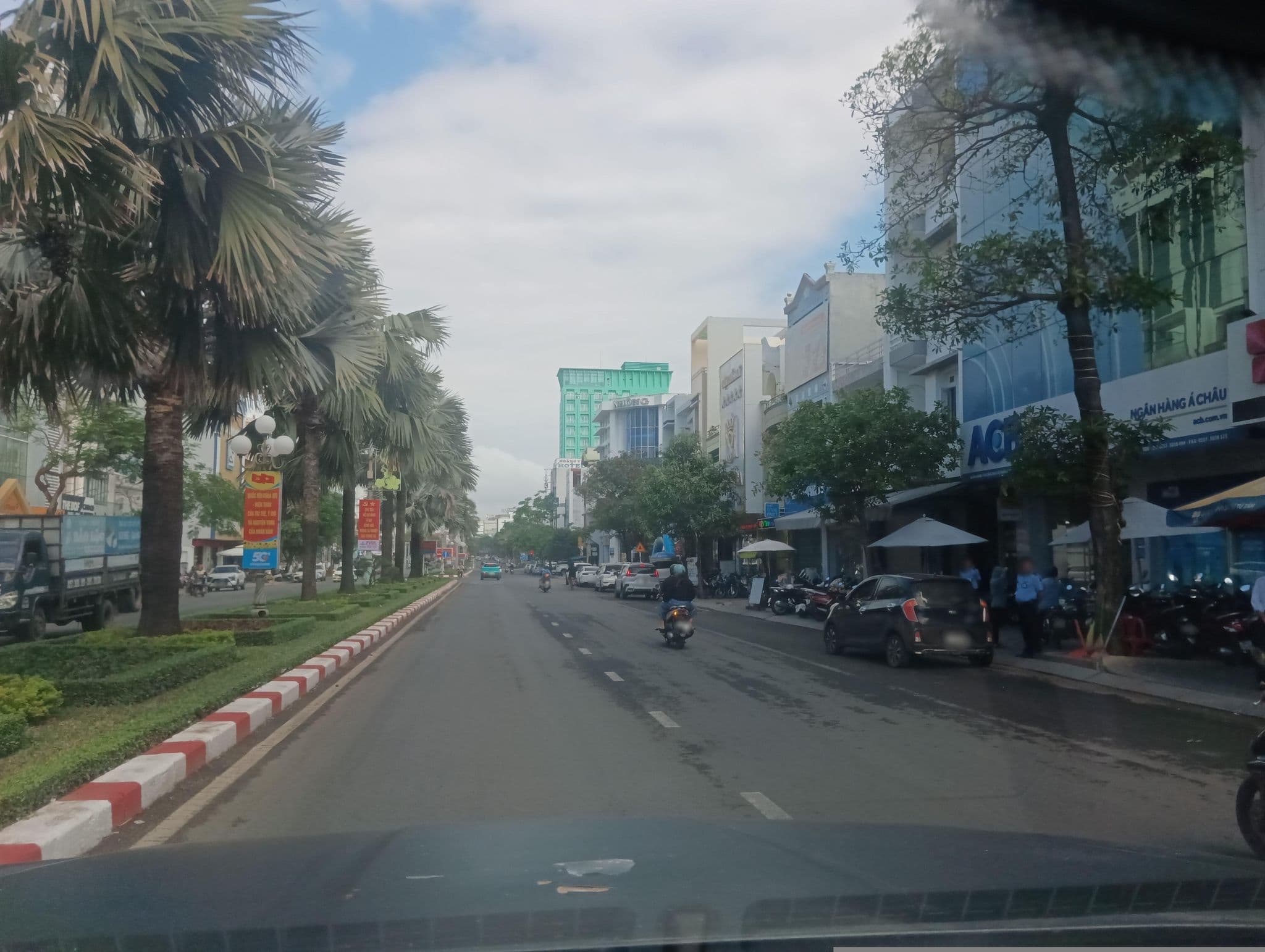 Street view near Hong Ngoc Hotel, Tuy Hòa — © builangbat (CC BY-SA · Mapillary)