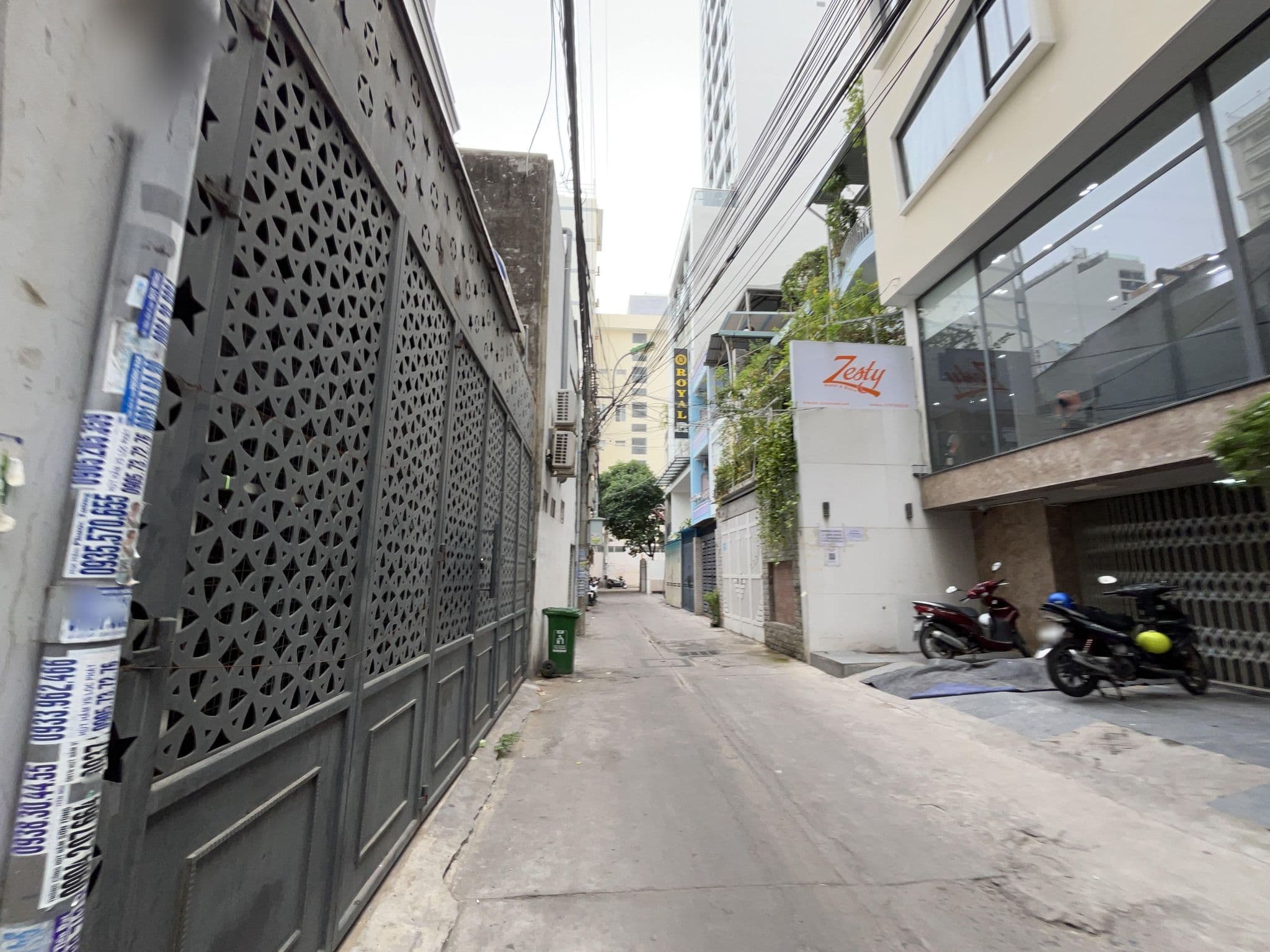 Street view near Sai Gon Hotel, Nha Trang — © ruslan_fat (CC BY-SA · Mapillary)